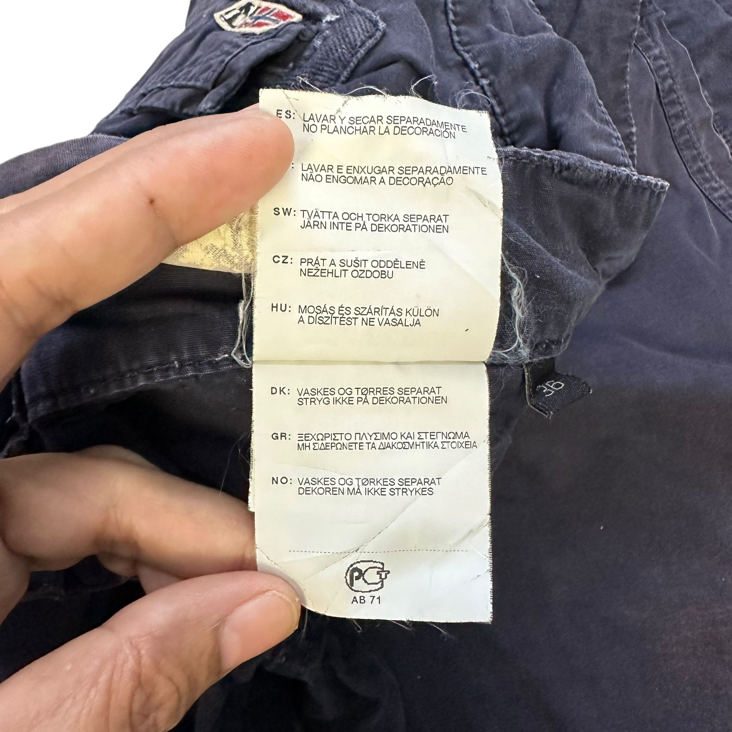Napapijri NAPAPIJRI GEOGRAPHIC Cargo Short Pant #A58-1334 Size US 36 / EU 52 - 8 Thumbnail