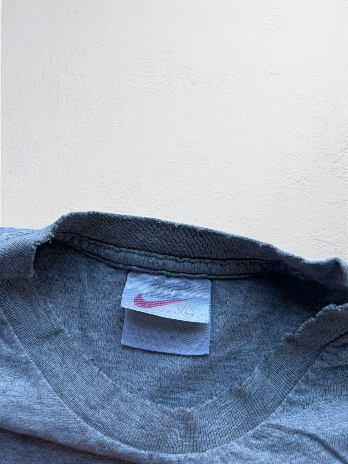 Carhartt × Nike × Vintage RARE NIKE PISTONS BASKETBALL TEAM VINTAGE TEE SWOOSH T SHIRT Size US L / EU 52-54 / 3 - 5 Thumbnail