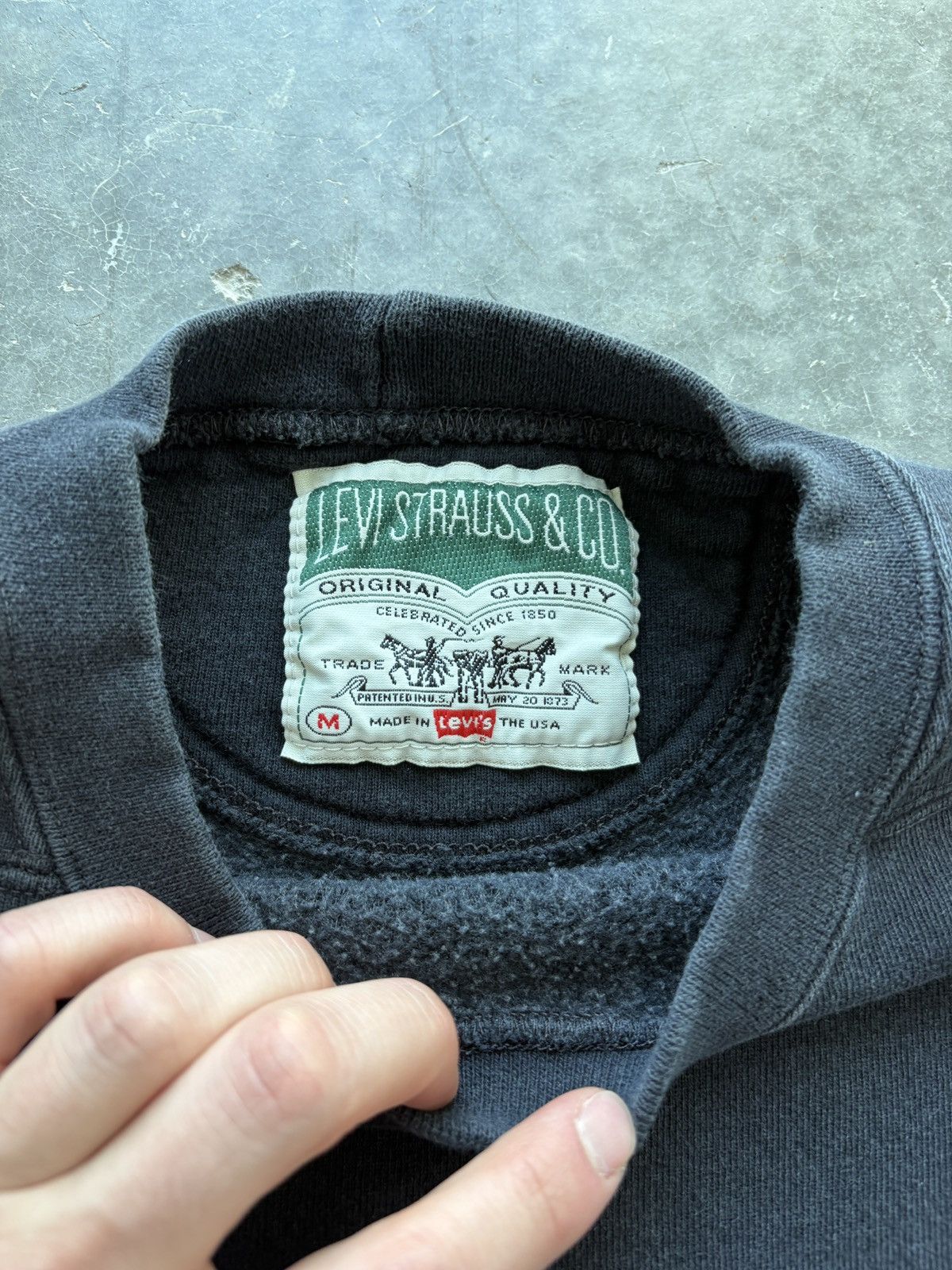 Levi's Vintage 90s Levi’s Crewneck Sweatshirt Embroidered Crest Size US M / EU 48-50 / 2 - 4 Thumbnail