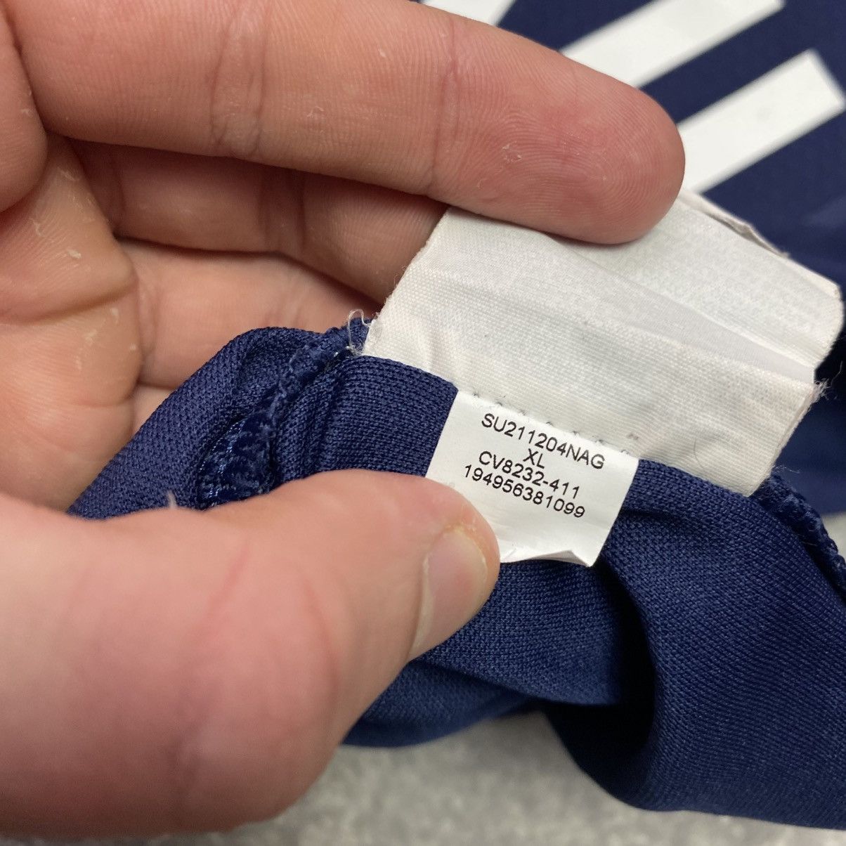 Jordan Brand Nike Jordan FC Paris Saint Germain PSG big logo soccer jersy Size US S / EU 44-46 / 1 - 11 Thumbnail