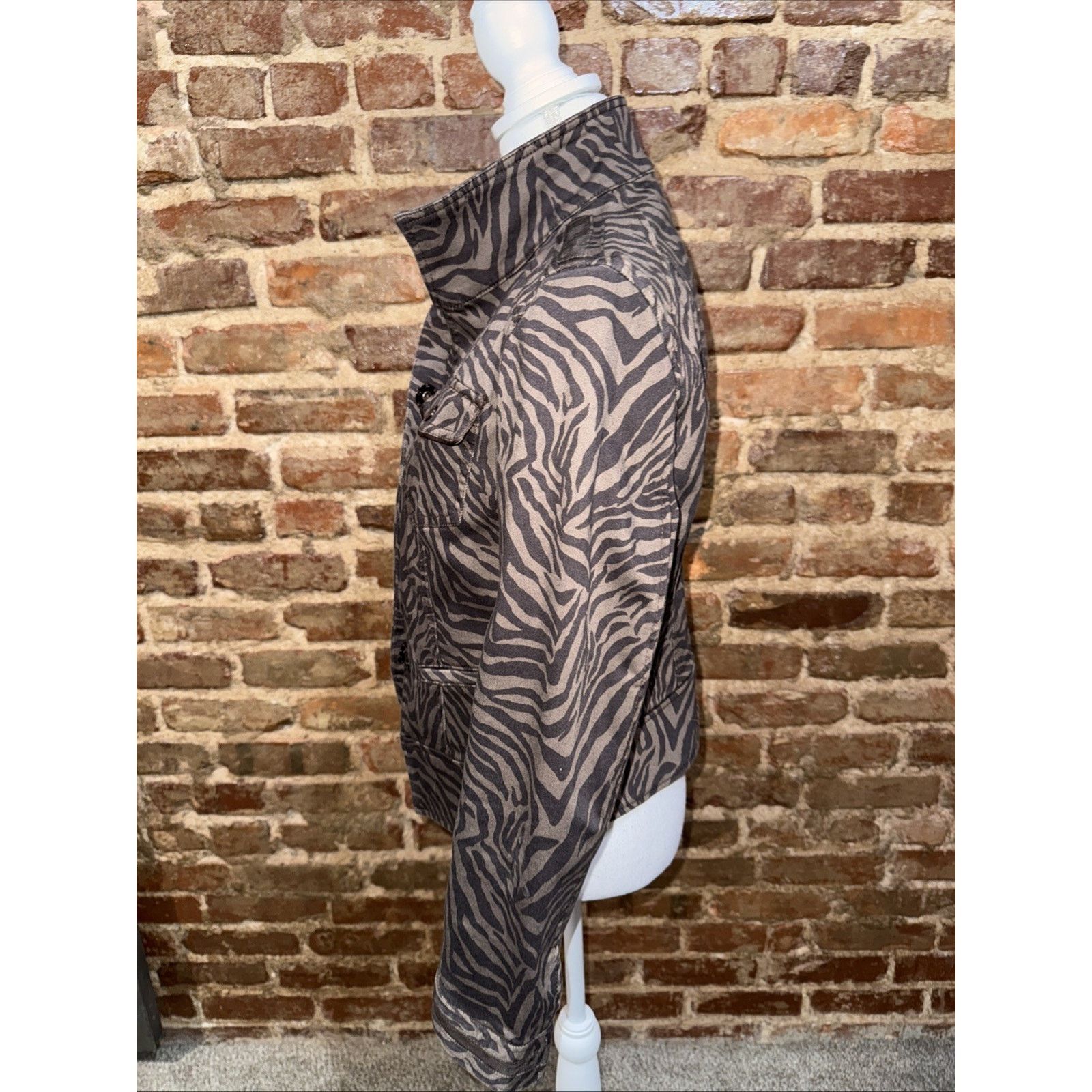 White House Black Market White House Black Market Zebra Print Jacket Size 8 MOB WIFE Size M / US 6-8 / IT 42-44 - 2 Thumbnail