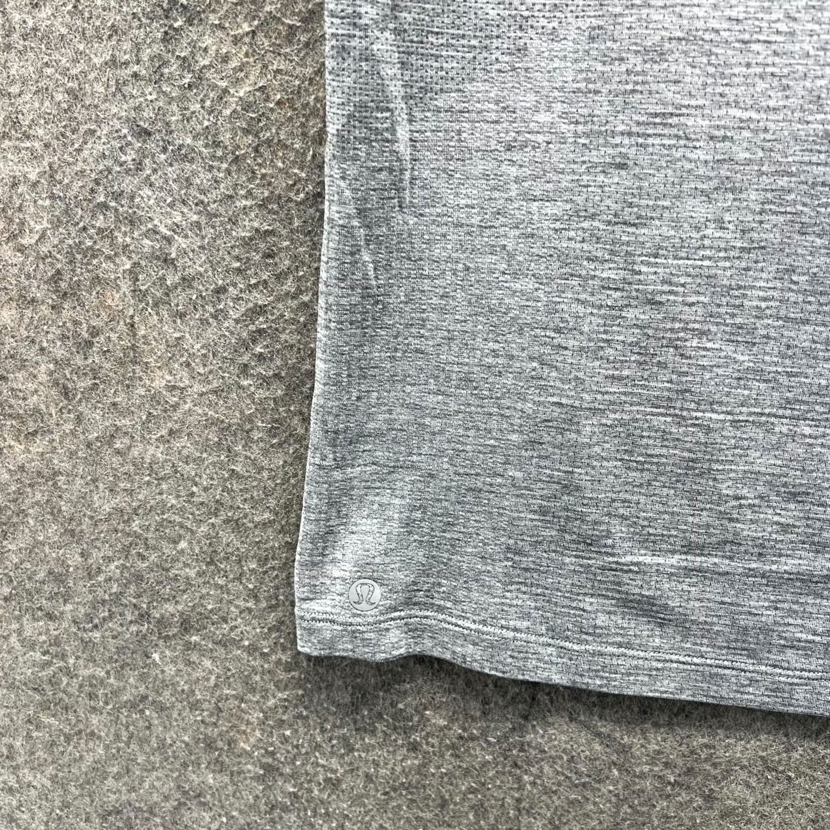 Lululemon Lululemon Shirt Womens 8 Gray Crewneck Swiftly Tech Athletic Training Tee Shirt Women 8 Gray Crew Neck Short Sleeve Nike? Size M / US 6-8 / IT 42-44 - 4 Thumbnail