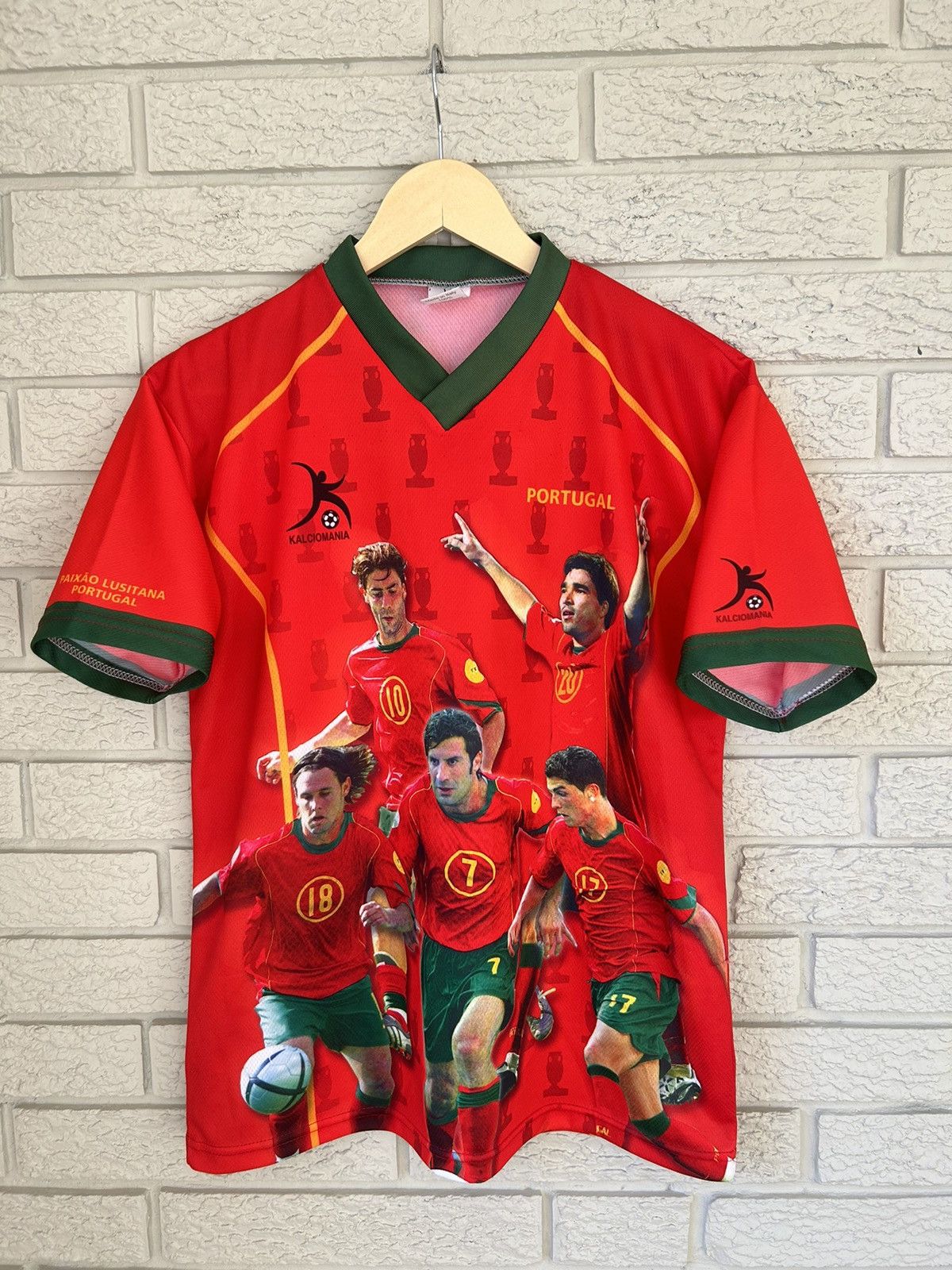 Vintage Vintage Portugal Legends Ronaldo Soccer Jersey Size US S / EU 44-46 / 1 - 1 Thumbnail