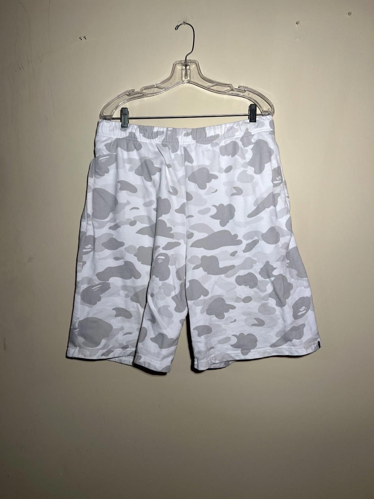 Bape A Bathing Ape BAPE White Camo Sweat Shorts XL Size US 36 / EU 52 - 2 Thumbnail