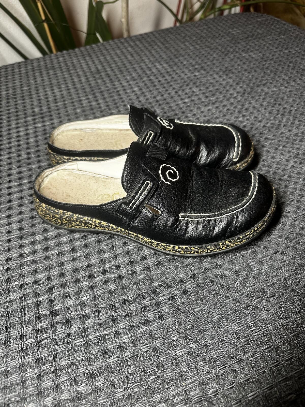 Rieker Rieker Black Slip-On Comfort Clogs Size US 6.5 / EU 39-40 - 2 Thumbnail
