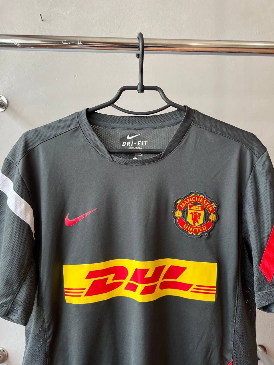 Nike 2012/13 NIKE MANCHESTER UNITED TRAINING SOCCER JERSEY SHIRT Size US L / EU 52-54 / 3 - 3 Thumbnail