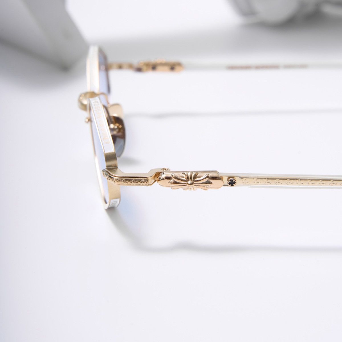 Chrome Hearts CHROME HEARTS NIP SLIP MATTE GOLD PLATED - WHITE SUNGLASSES Size ONE SIZE - 3 Thumbnail