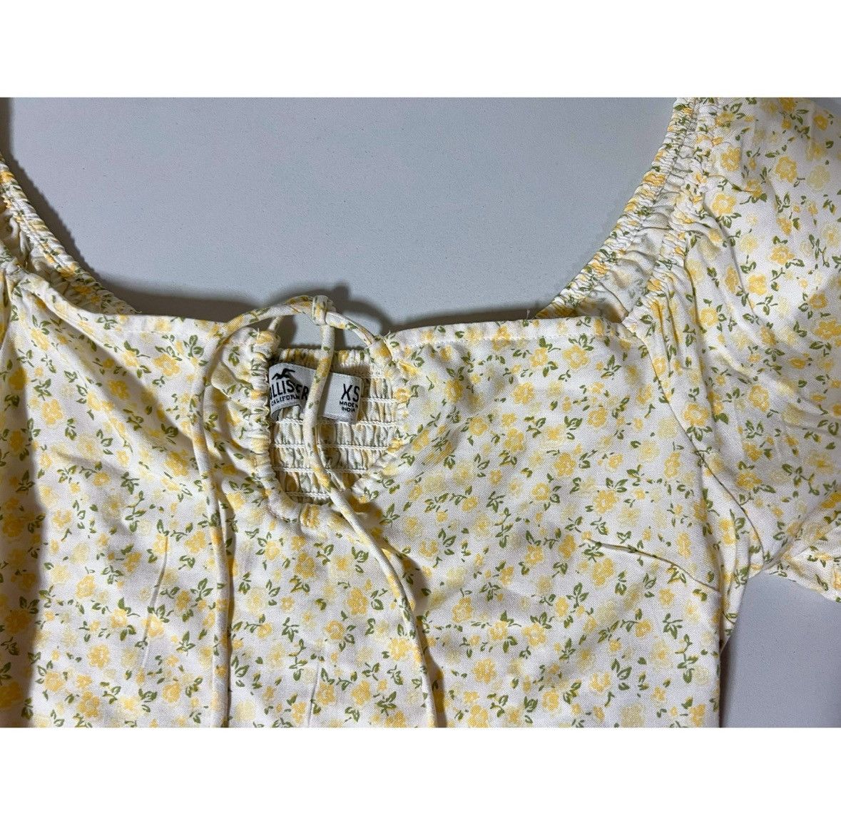 Hollister Hollister Yellow Floral Boho Shirt Crop Top Blouse Size XS🌼✨ Size XS / US 0-2 / IT 36-38 - 3 Thumbnail