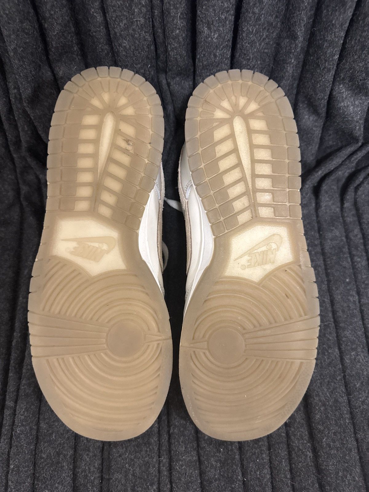 Nike Nike Dunk Low ‘Hemp’ Sail/Gum Size US 9.5 / EU 42-43 - 6 Thumbnail
