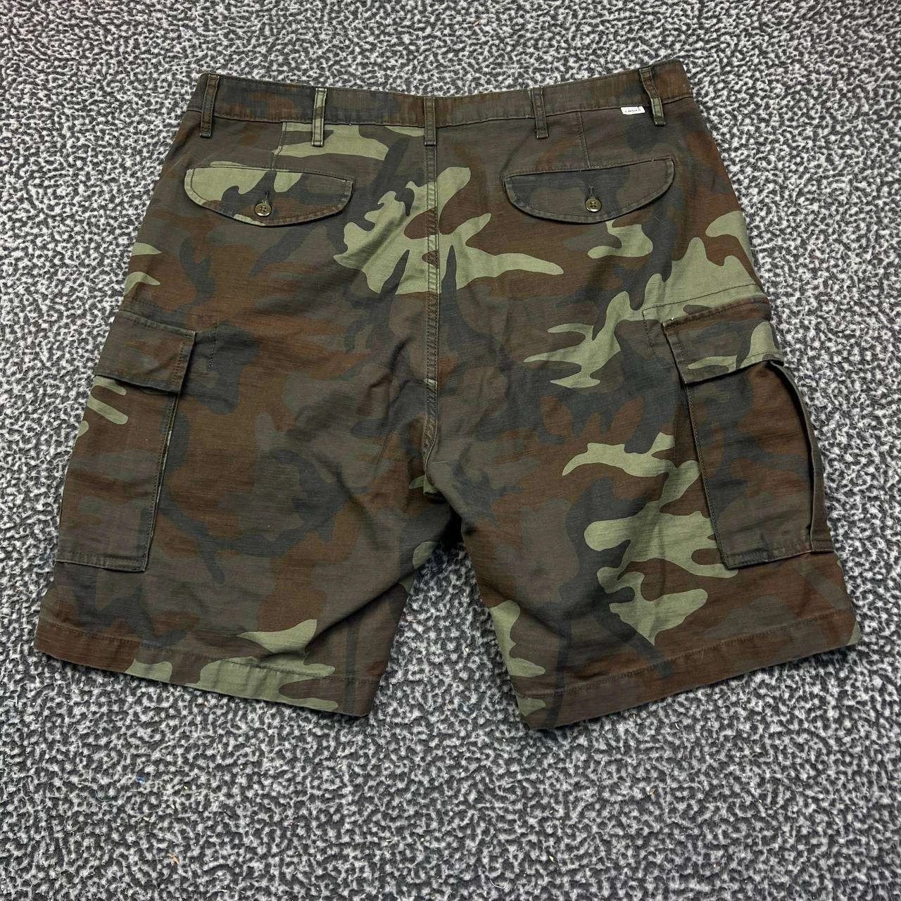 Levi's Levi Strauss & Co. Cargo Shorts Men 40 Camo Pockets Cotton Size US 40 / EU 56 - 9 Thumbnail