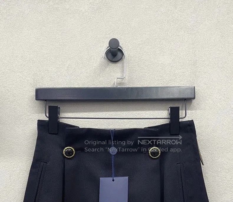 Louis Vuitton LV Solid Pleated Wool Shorts. Size US 34 / EU 50 - 5 Thumbnail