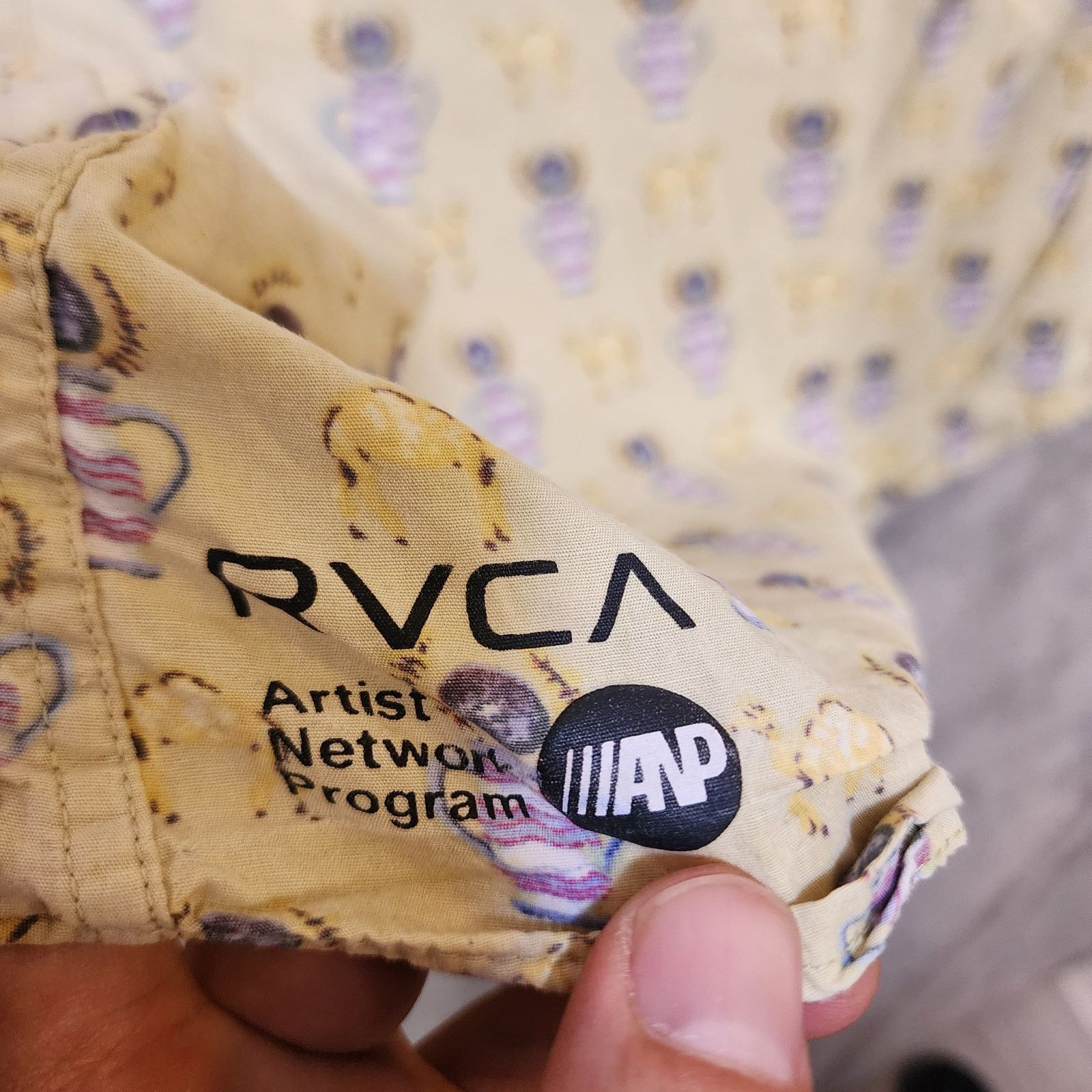 RVCA RVCA Slim Men's S Yellow Shirt | Artist Network Program Size US S / EU 44-46 / 1 - 8 Thumbnail