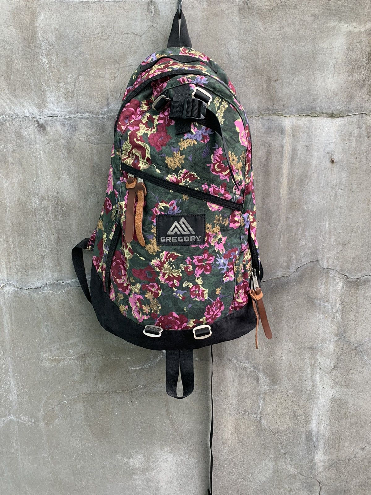 Gregory Floral Tapestry Daypack Backpack Size ONE SIZE - 2 Thumbnail