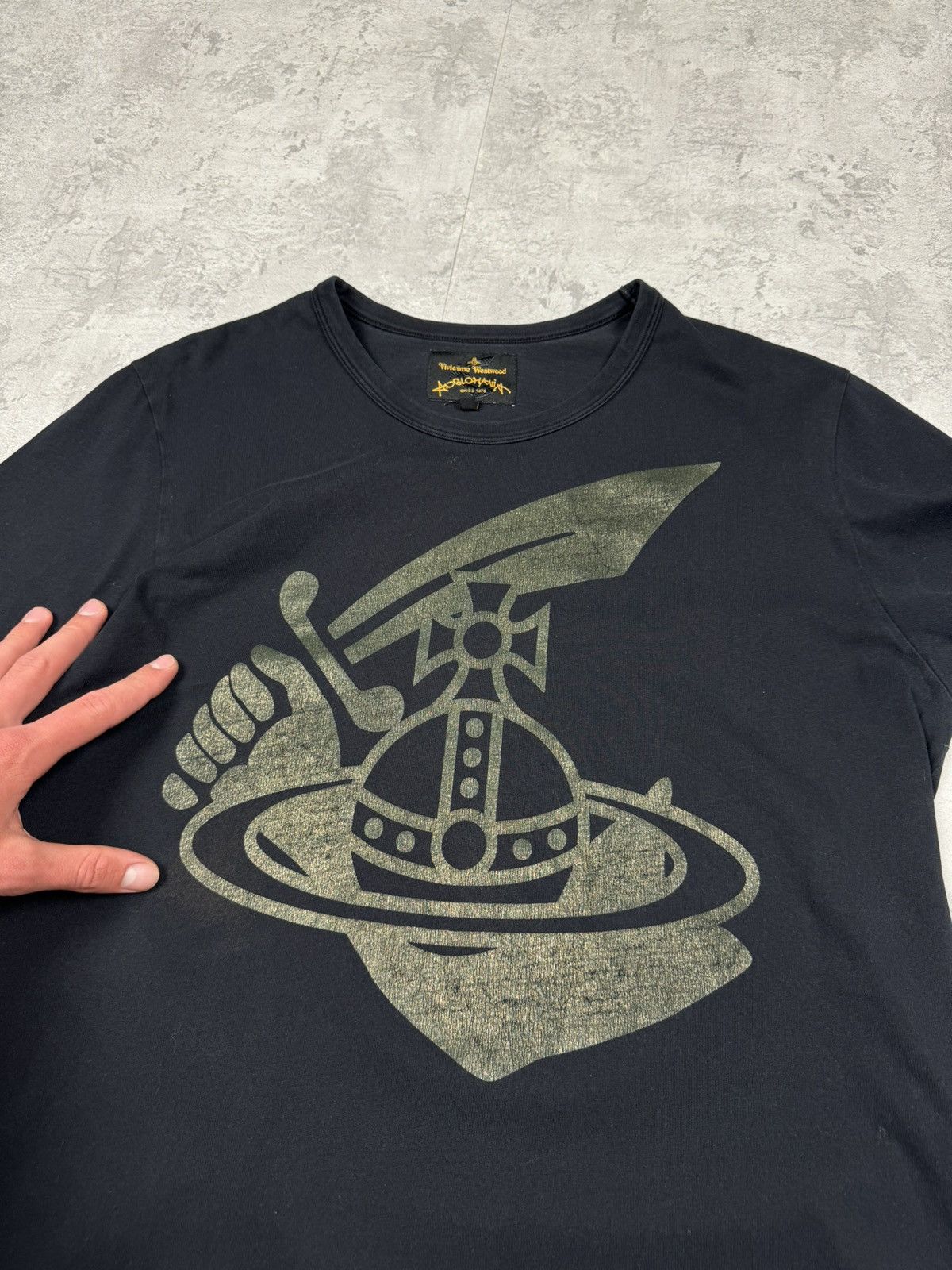 Vivienne Westwood Vivienne Westwood T-Shirt Big Logo Size L Size US L / EU 52-54 / 3 - 4 Thumbnail