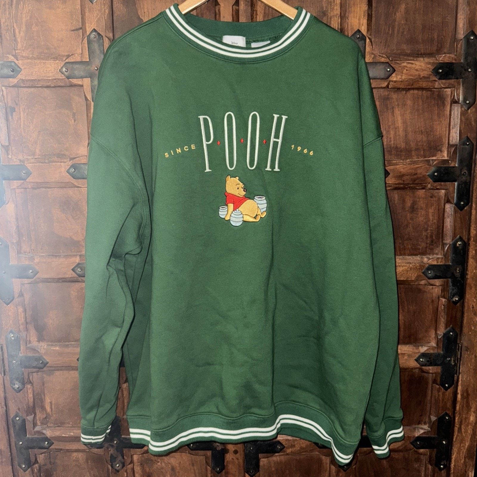 Disney Embroidered Oversized 2X Disney Winnie The Poo Sweatshirt Size US XXL / EU 58 / 5 - 1 Thumbnail