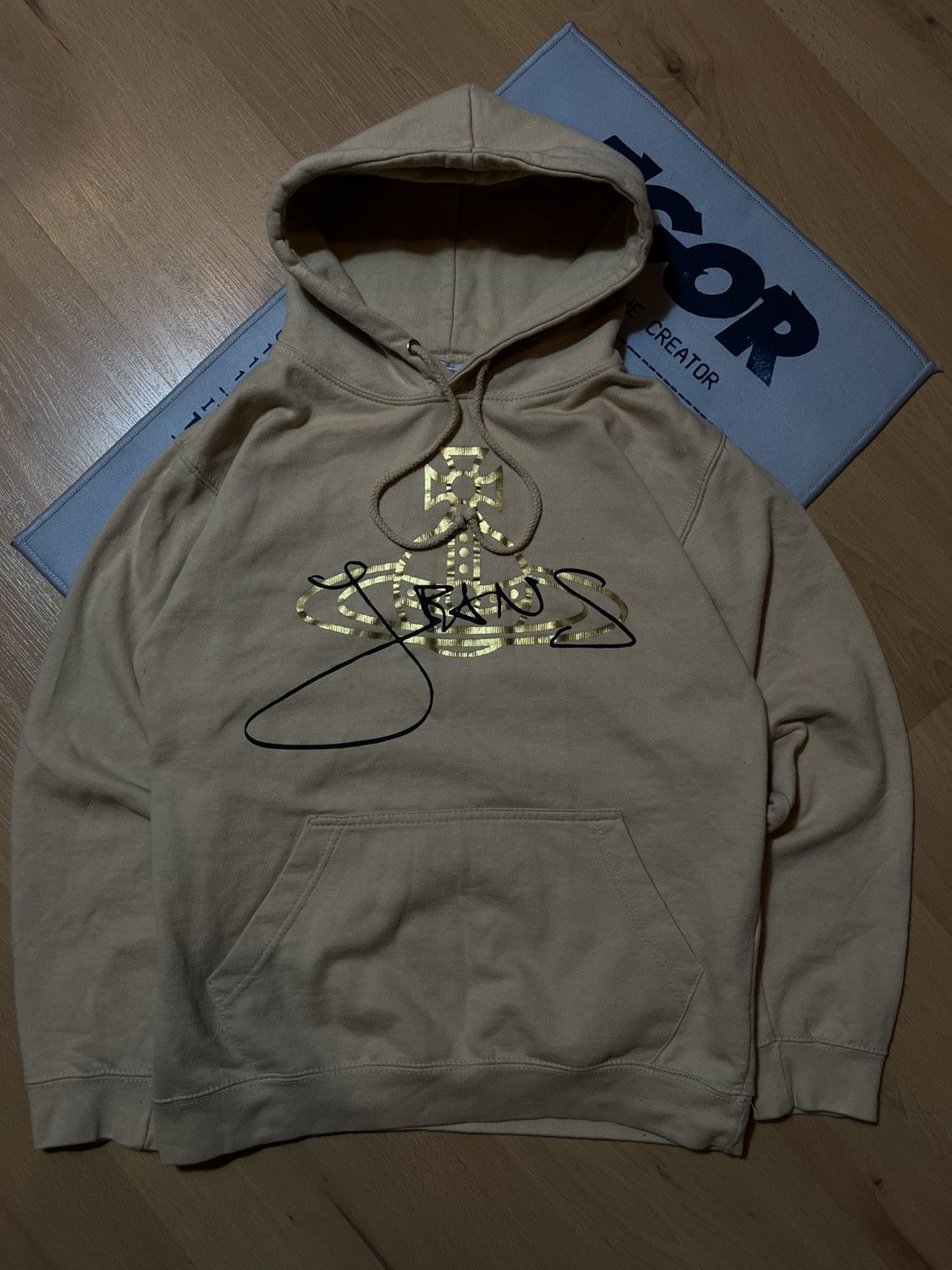 Vivienne Westwood Vivienne Westwood Hoodie Beige Gold Logo XS-S Fit Size XS / US 0-2 / IT 36-38 - 1 Thumbnail