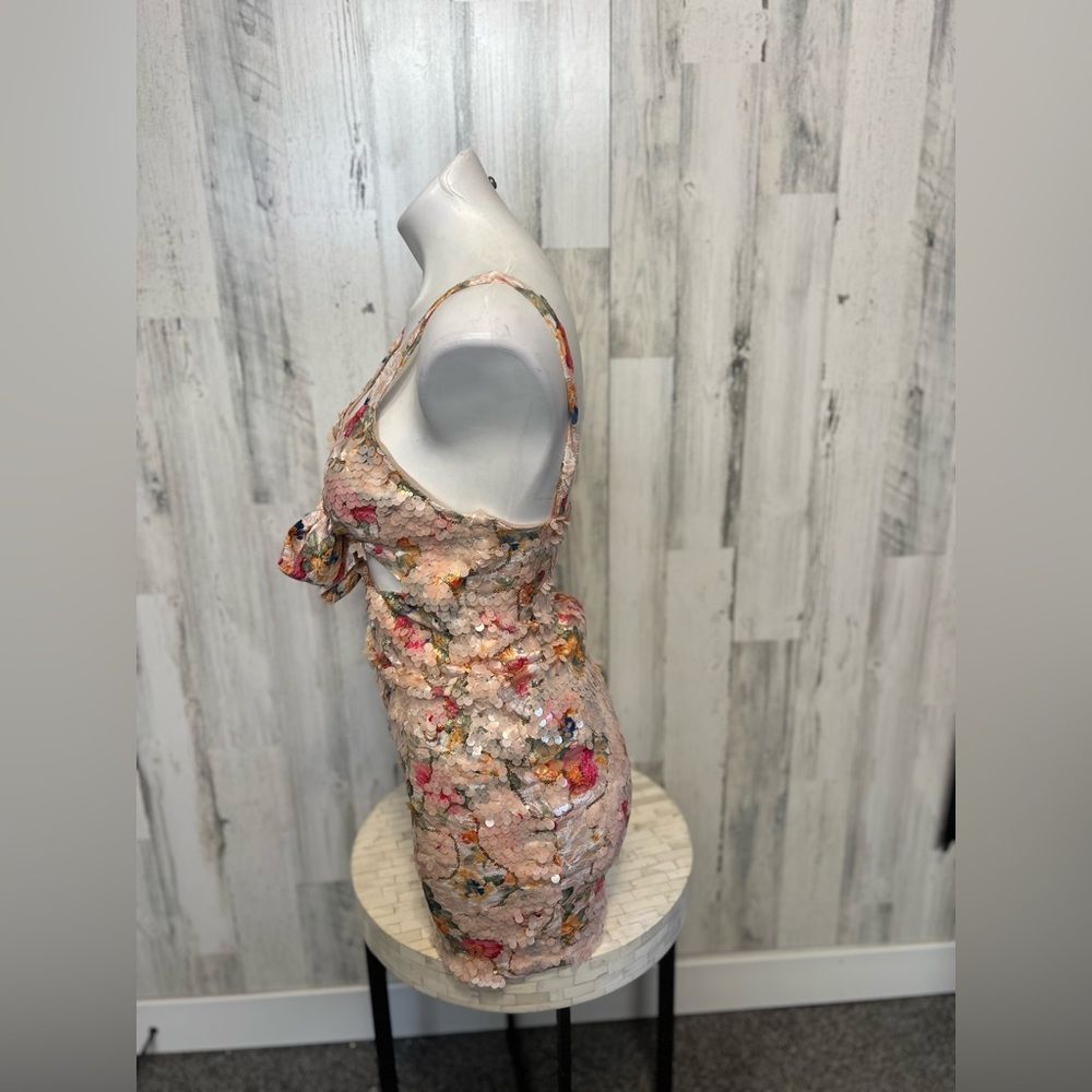 Other Kira Kira Sequin Floral Bodycon Dress with Front Tie Cutout Size L / US 10 / IT 46 - 4 Thumbnail