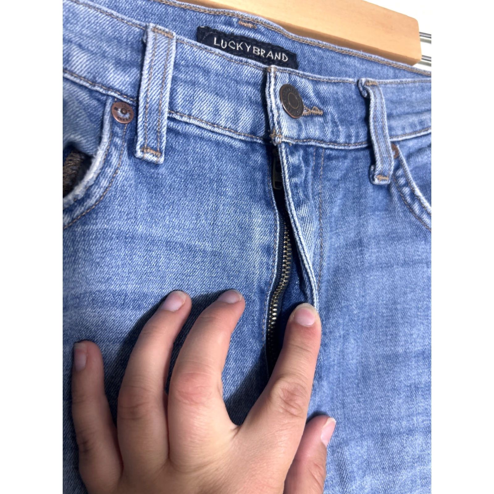 Lucky Brand Lucky Brand Bridgette Skinny Jeans - Light Wash Distressed High Rise 6R 27x29 Women Size ONE SIZE - 6 Thumbnail