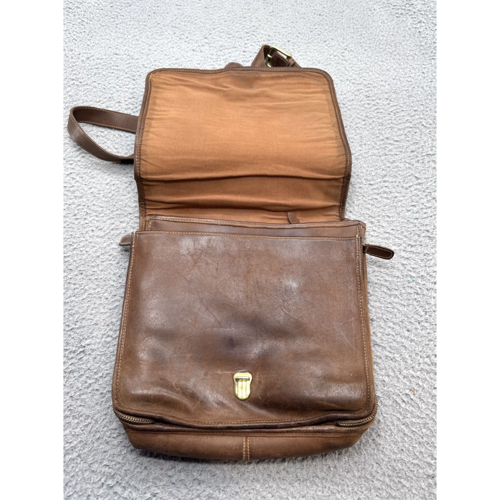 Vintage VINTAGE GH BASS & Co. Leather Purse Wallet ORGANIZER Shoulder Bag Size ONE SIZE - 4 Thumbnail
