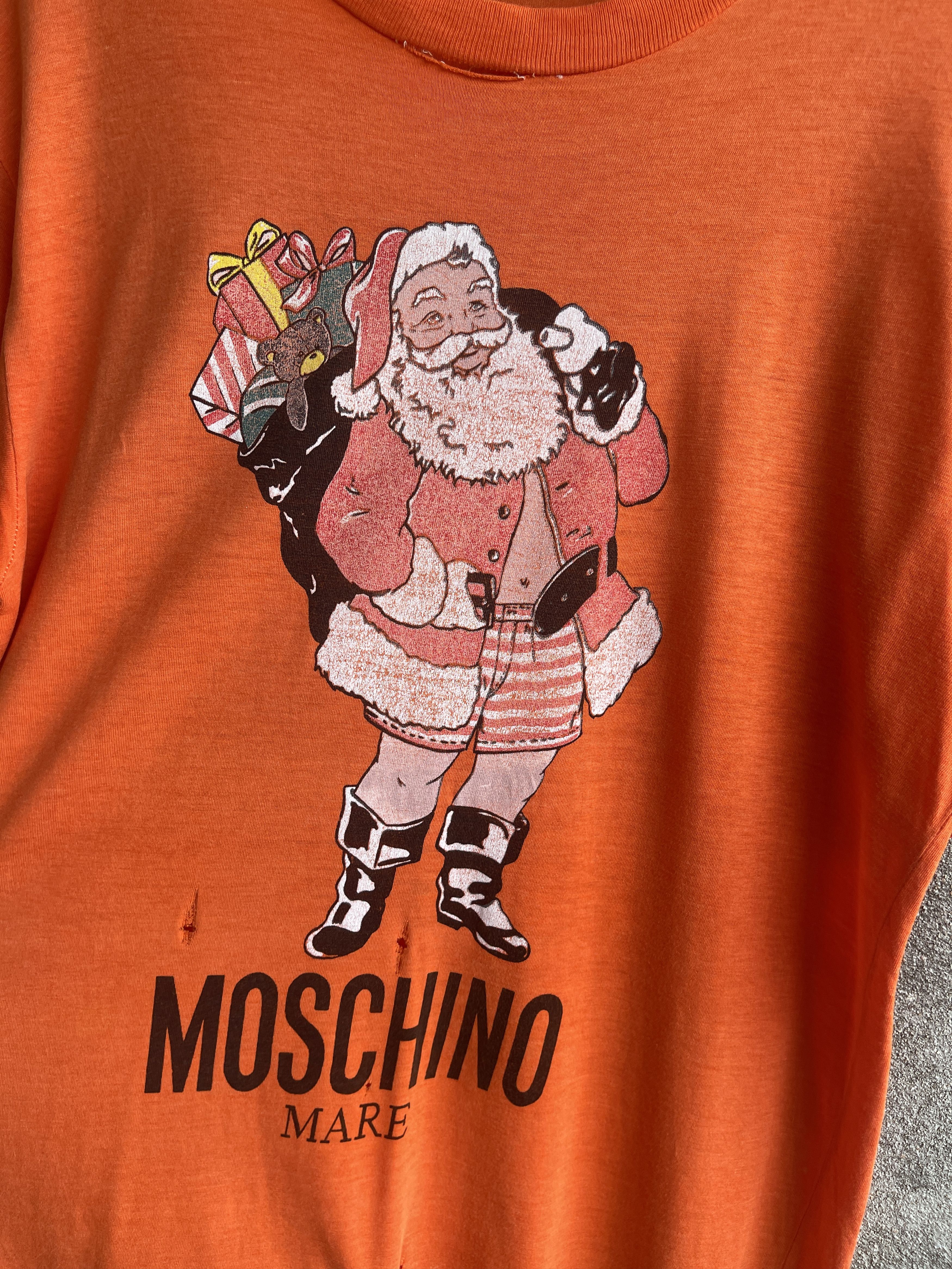Moschino Trashed🔥MOCHINO MARE🔥Santa Claus Tshirt Size US M / EU 48-50 / 2 - 10 Thumbnail