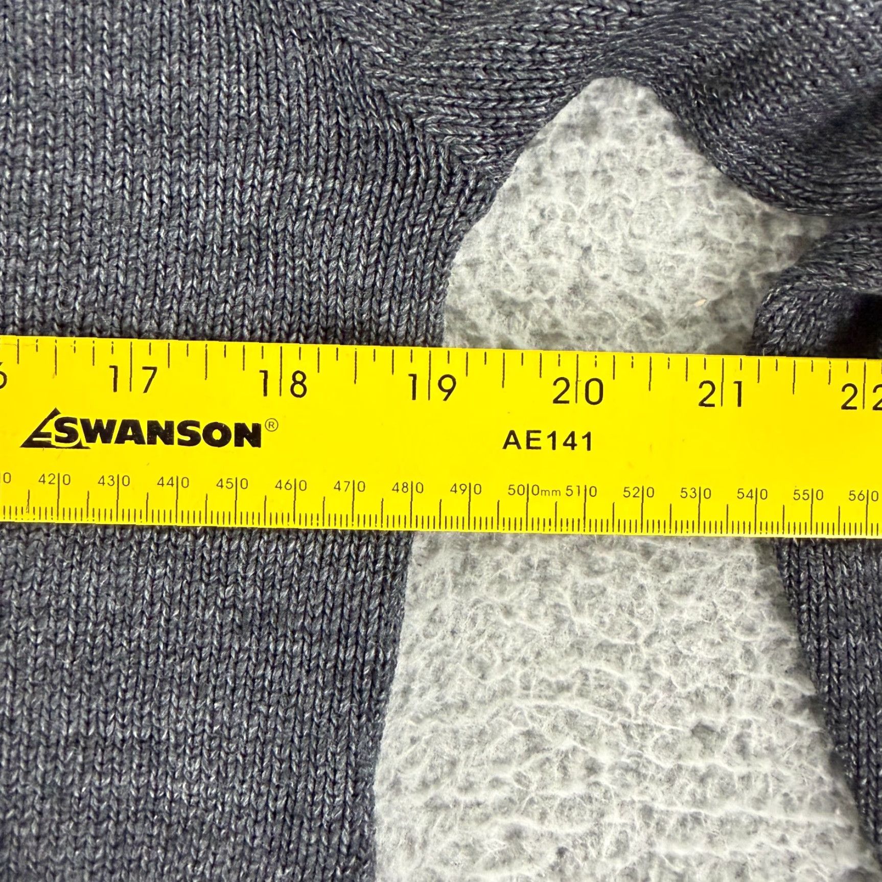 Disney VINTAGE Disney Winnie the Pooh Sweater Womens Medium Gray Knit Cropped Knit LS Size M / US 6-8 / IT 42-44 - 6 Thumbnail
