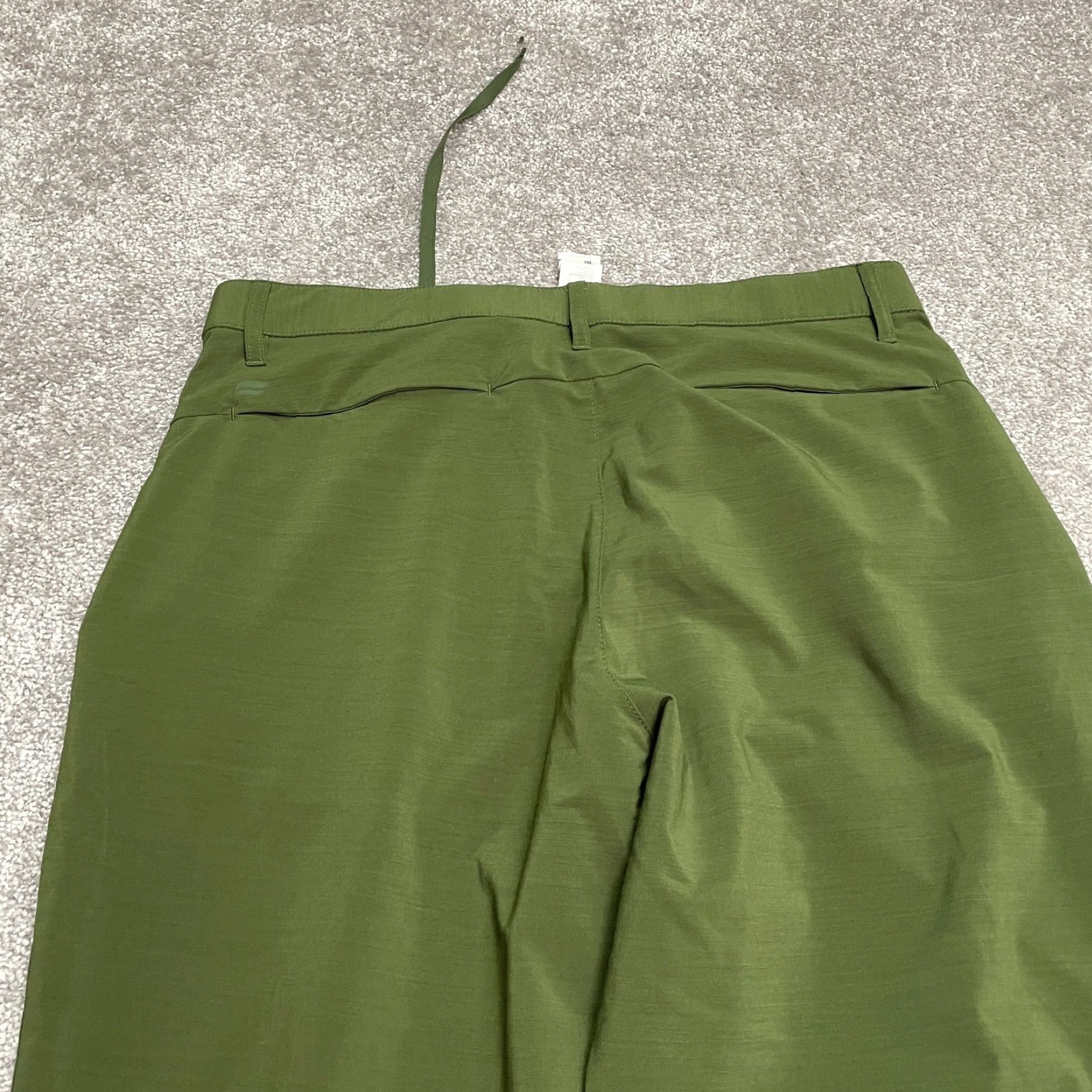 Fabletics Fabletics Mens Active Pants Regular Fit Green 33x29 Pockets Drawstring 33 Waist Tapered Inseam 29 Outdoor Athleisure Pants Mens Size US 31 - 3 Thumbnail