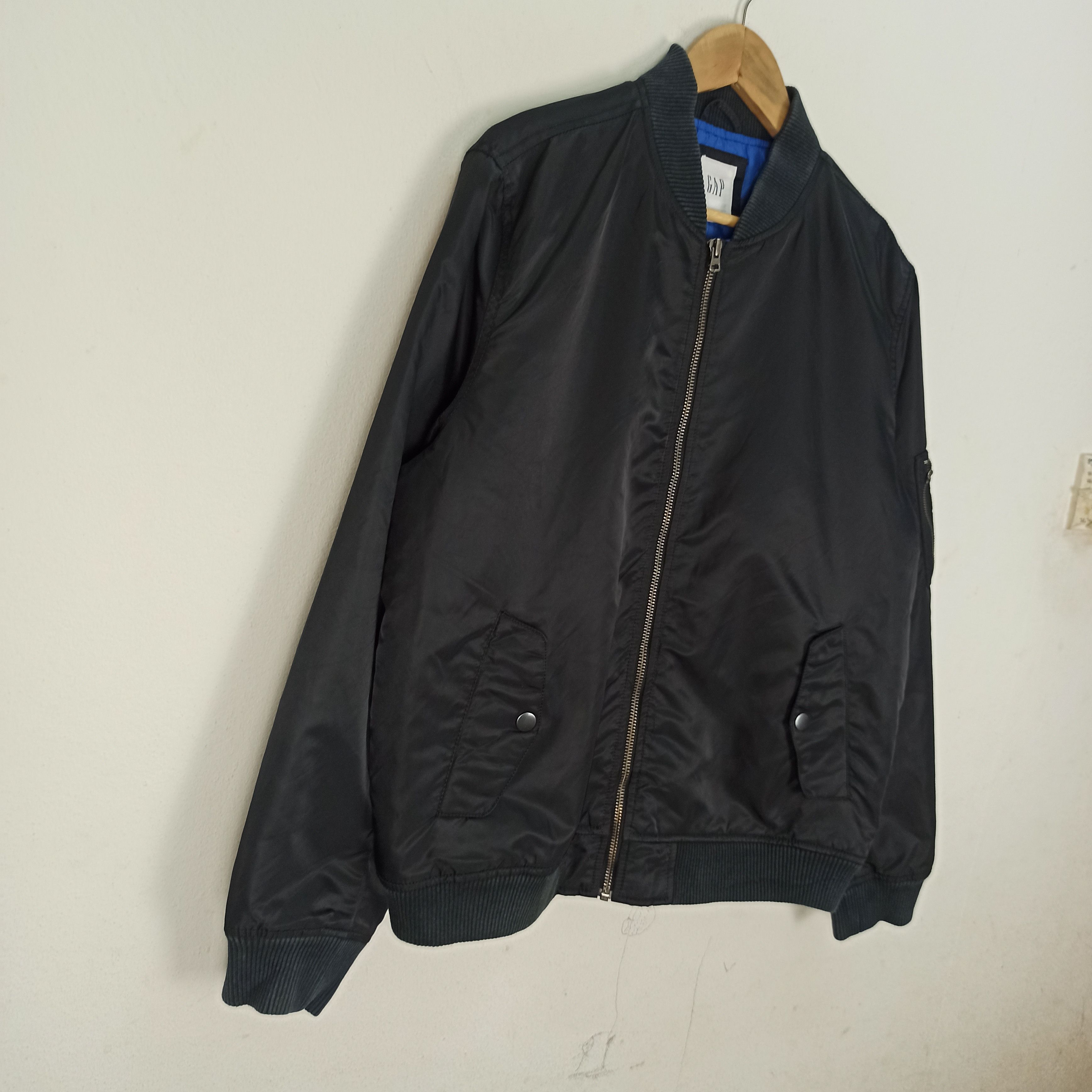 Gap Vintage GAP Nylon Bombers Jacket Black Colour Size US L / EU 52-54 / 3 - 2 Thumbnail