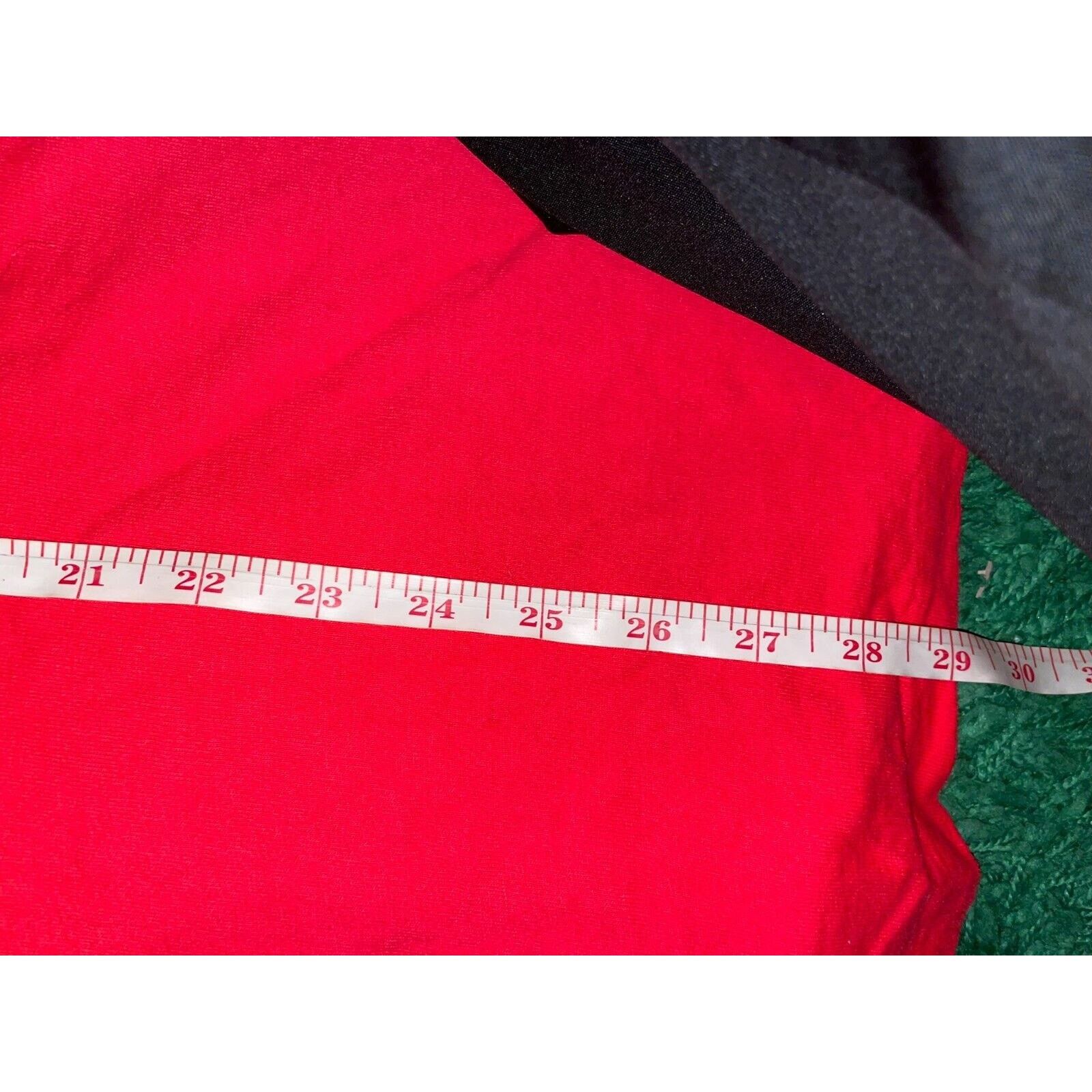 Vintage Vintage Sun Valley Shirt Ice Skating Shoes Red Tee 90s VTG L Size US L / EU 52-54 / 3 - 9 Thumbnail