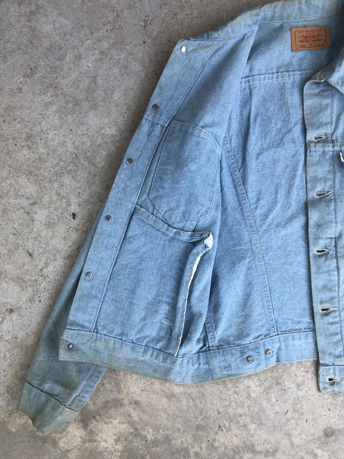 Levi's Vintage 80’s Levi’s Denim Jacket Distressed Size US M / EU 48-50 / 2 - 6 Thumbnail