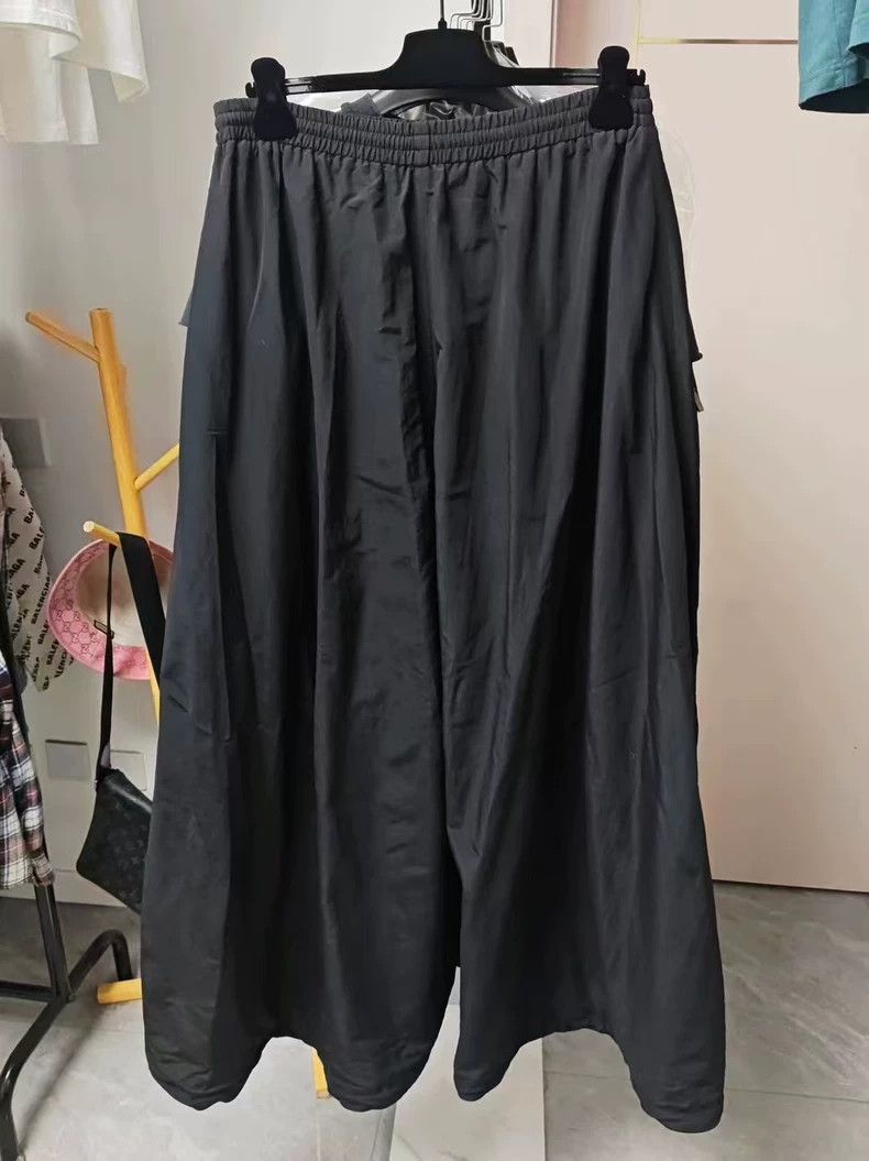 Balenciaga Balenciaga 22FW Show Sporty B Silhouette Sports Culottes pa Size US 38 / EU 54 - 2 Thumbnail