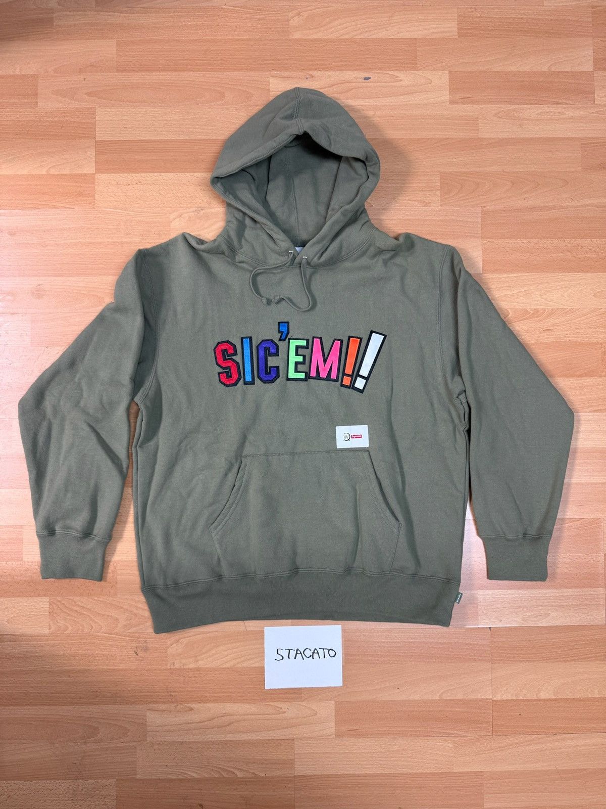 Supreme Supreme WTAPS Sic’em! Hoodie Olive Large FW21 Size US L / EU 52-54 / 3 - 1 Thumbnail