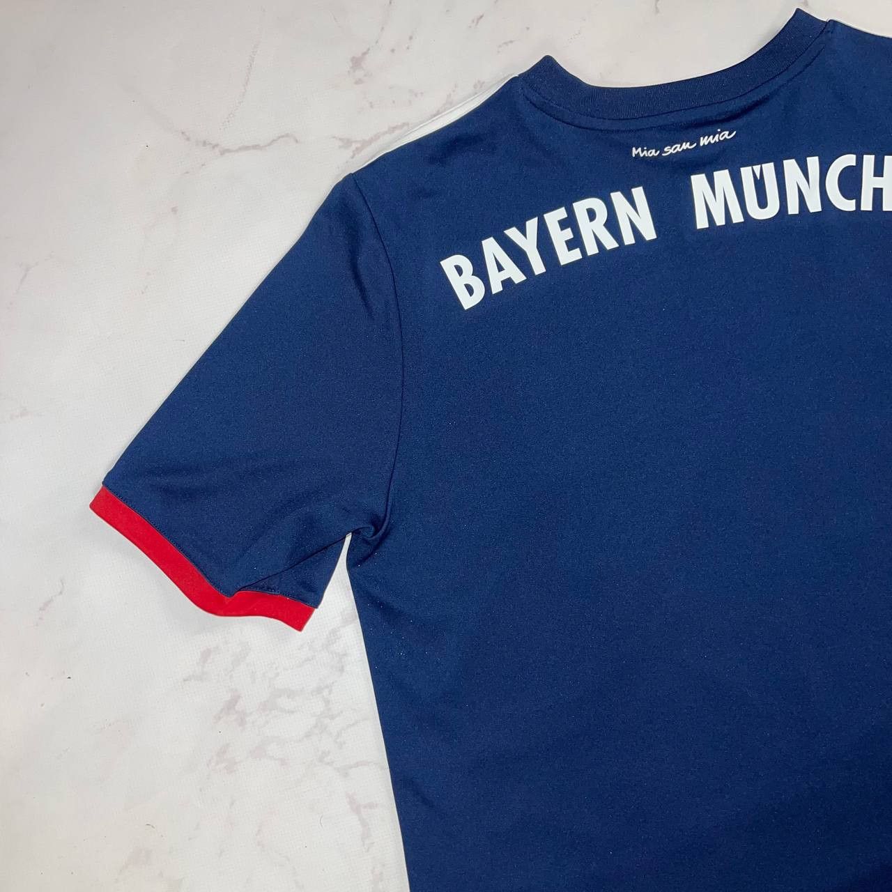 Adidas AdidasB AYERN MUNICH 2017 Away Football Shirt Soccer Jersey Size US M / EU 48-50 / 2 - 10 Thumbnail