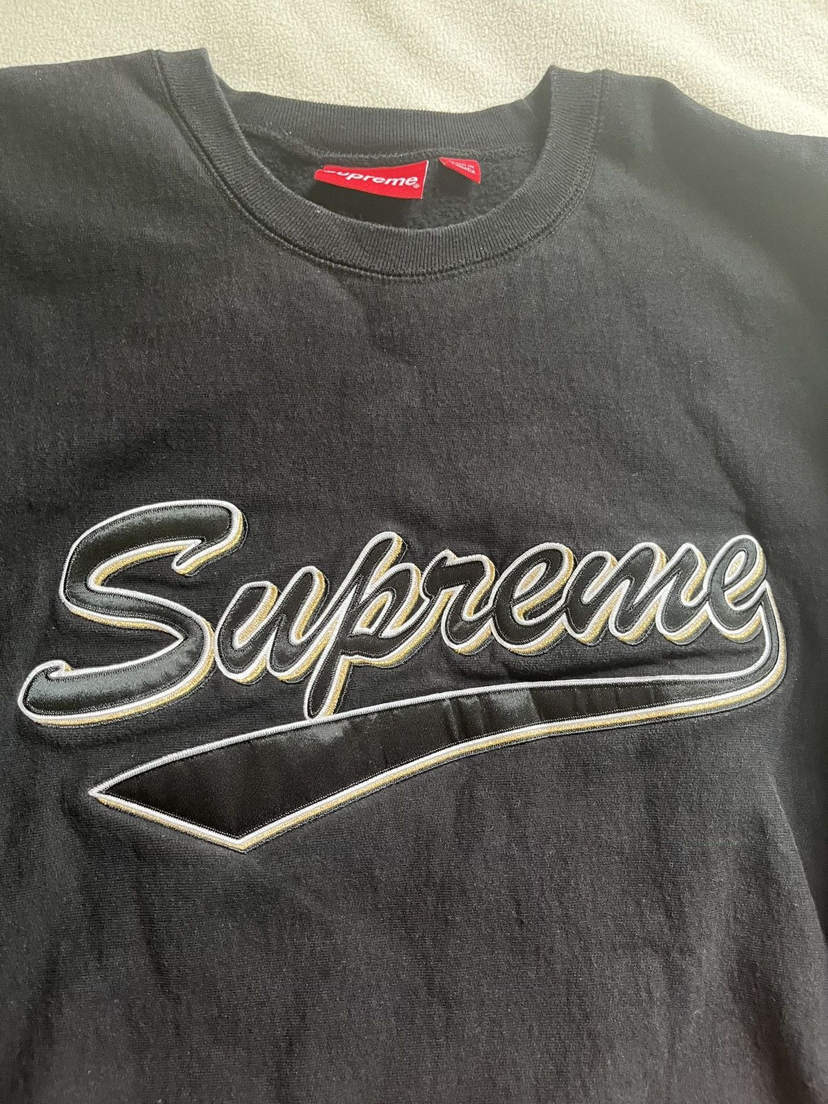 Supreme brush script crewneck sales