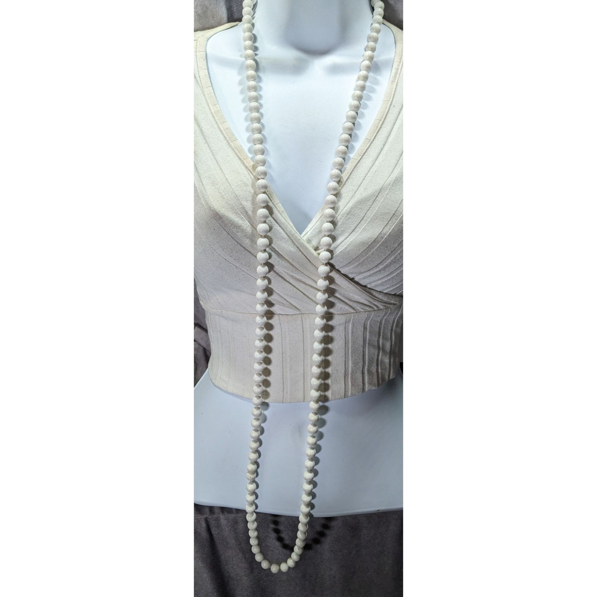 Other Retro White Extra Long Plastic Beaded Necklace Size ONE SIZE - 3 Thumbnail