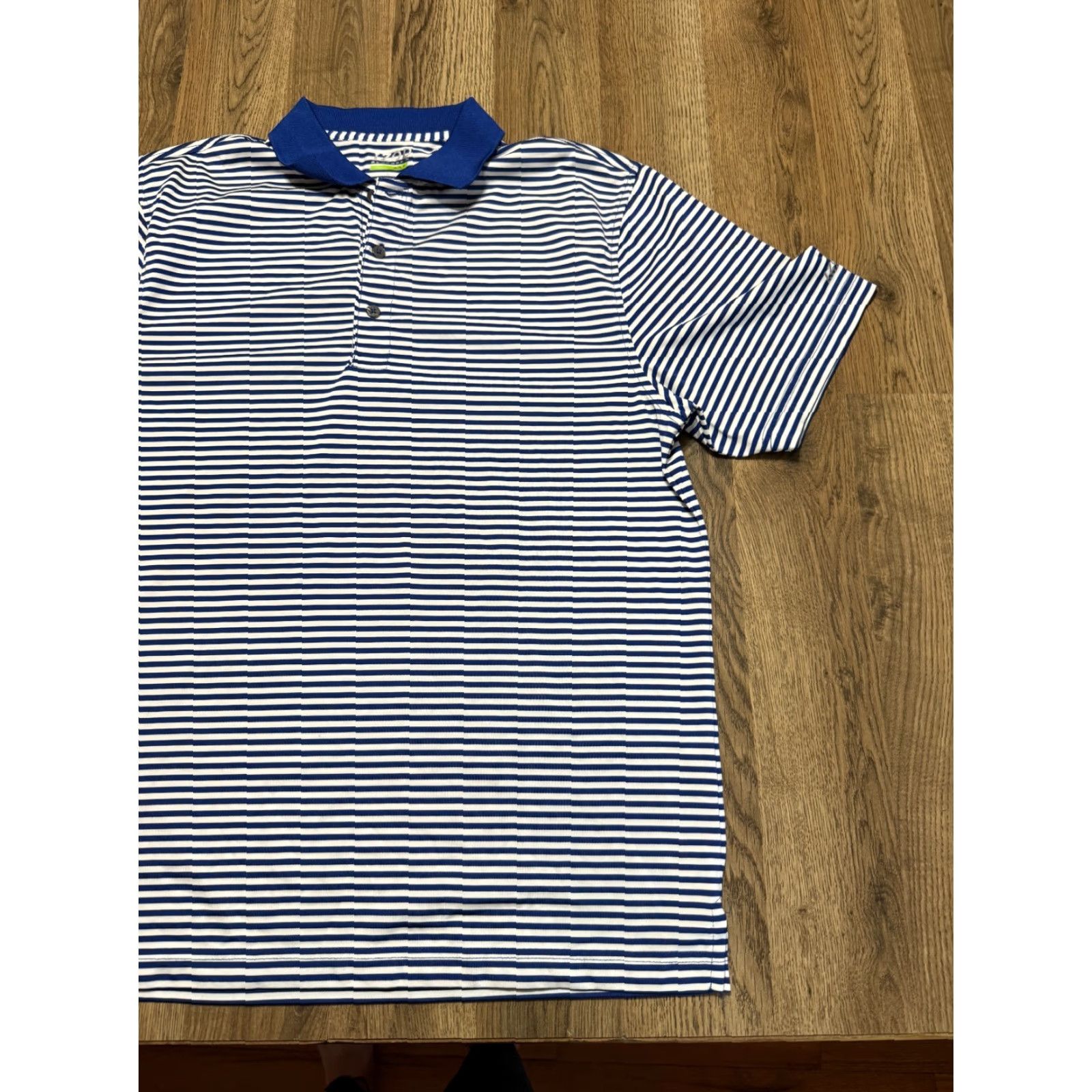 Izod IZOD Shirt Men's Size Medium White Blue Striped Polo Golf Performance Shirt Size US M / EU 48-50 / 2 - 4 Thumbnail