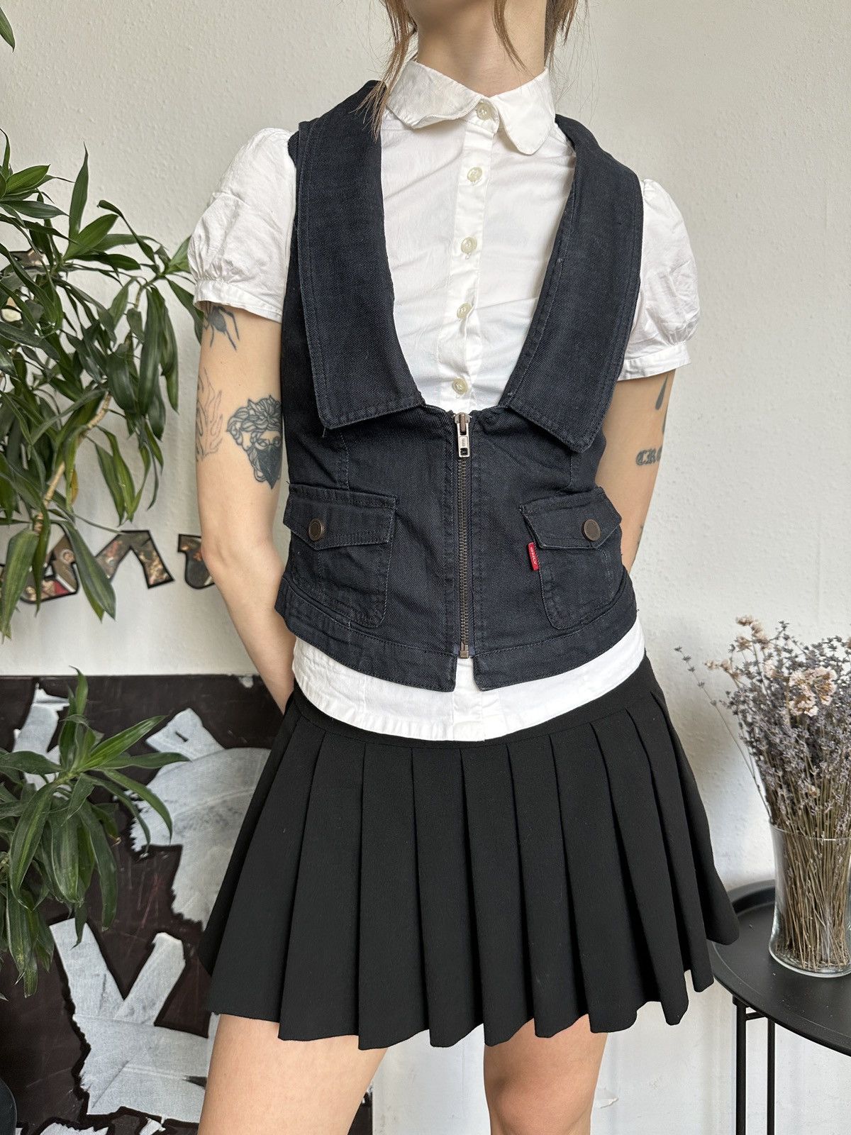 Japanese Brand × Vintage Dark Denim Vintage Deep V-Neck Skinny Sheath Vest Size M / US 6-8 / IT 42-44 - 4 Thumbnail