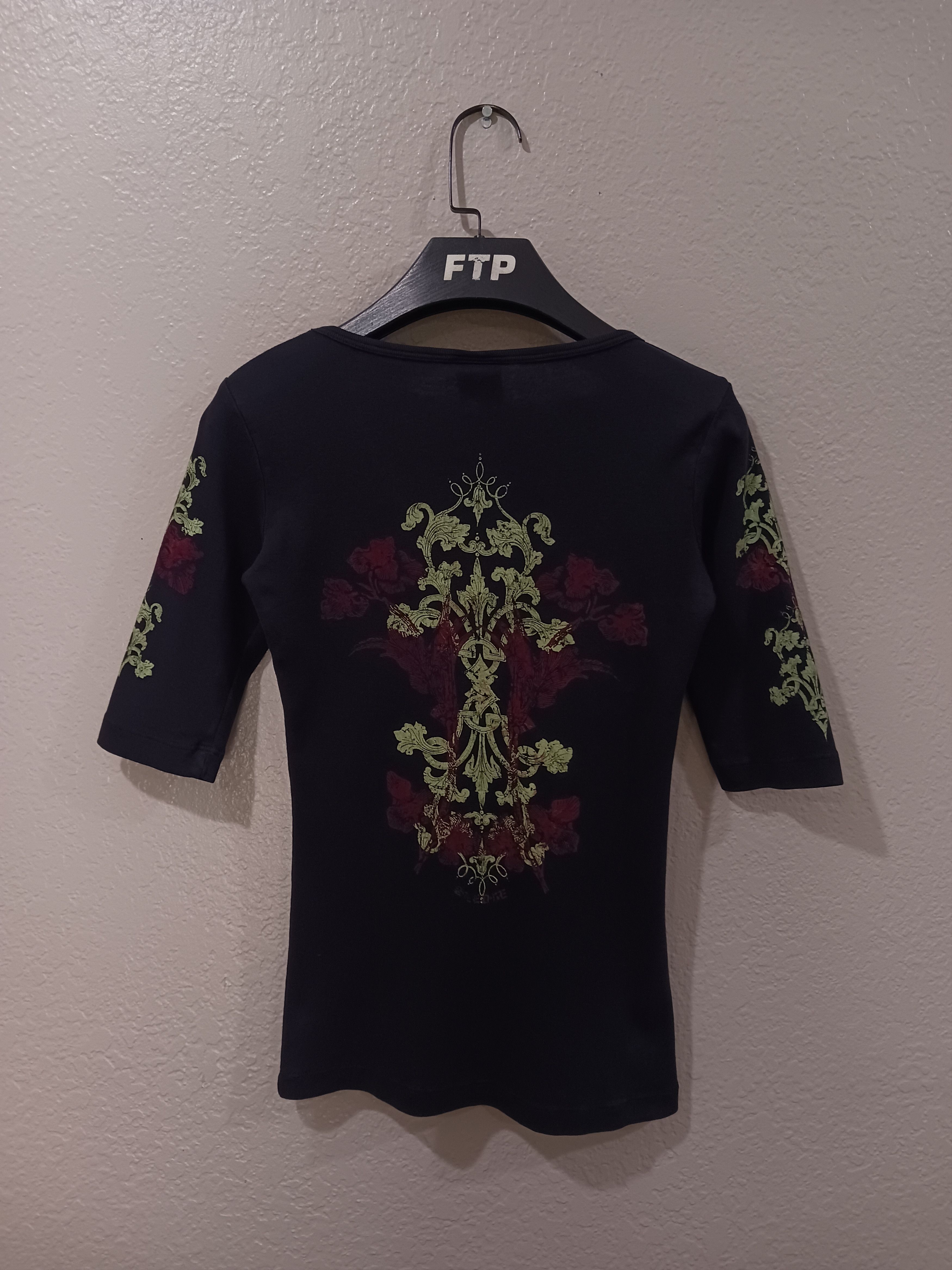 Vintage Sledge USA "Damask" Vintage 2000s 3/4 Sleeve V-Neck L/S Tee Size S / US 4 / IT 40 - 2 Thumbnail