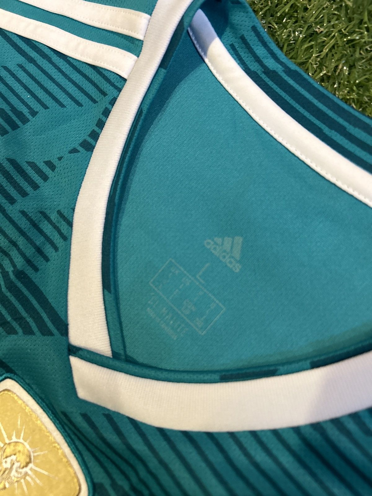 Adidas × Vintage 18/19 Germany Özil Away Shirt Size US L / EU 52-54 / 3 - 16 Thumbnail