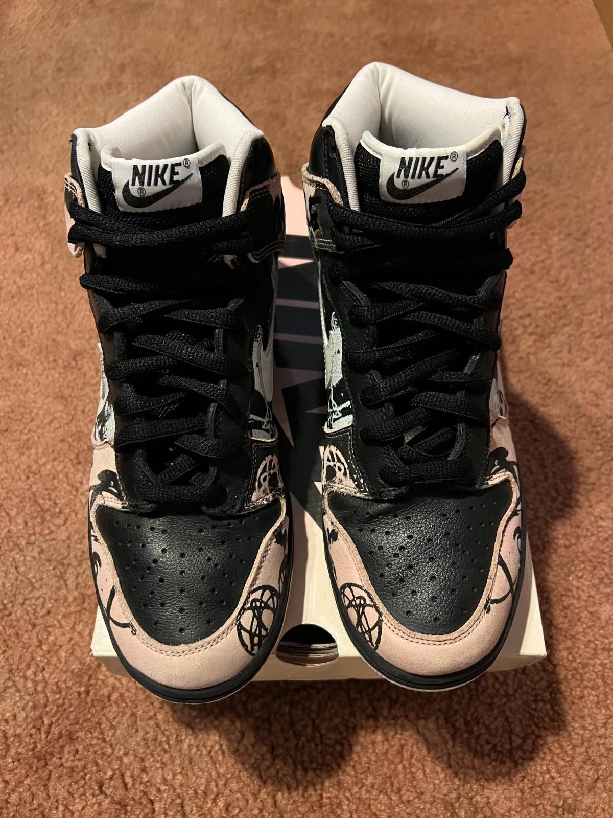 Nike 2004 Nike SB Dunk High Pro UNKLE Dunkle Futura 305050-013 Size US 10.5 / EU 43-44 - 11 Thumbnail