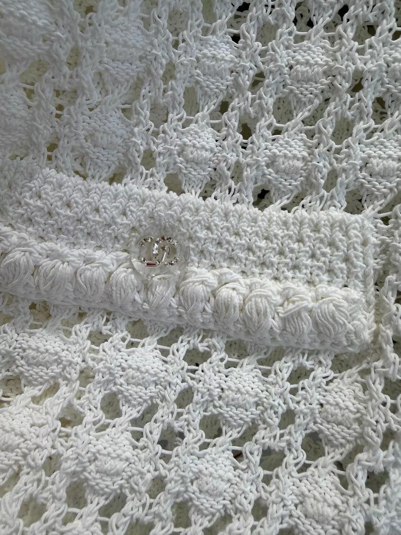 Chanel Chanel White hollow knitted cardigan coat Size S / US 4 / IT 40 - 4 Thumbnail