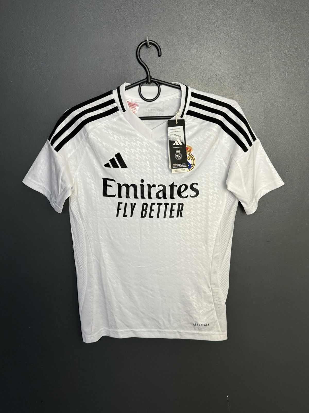 Adidas KIDS New Real Madrid 24/25 Home Vinicius Jr Football Jersey Size US XS / EU 42 / 0 - 2 Thumbnail