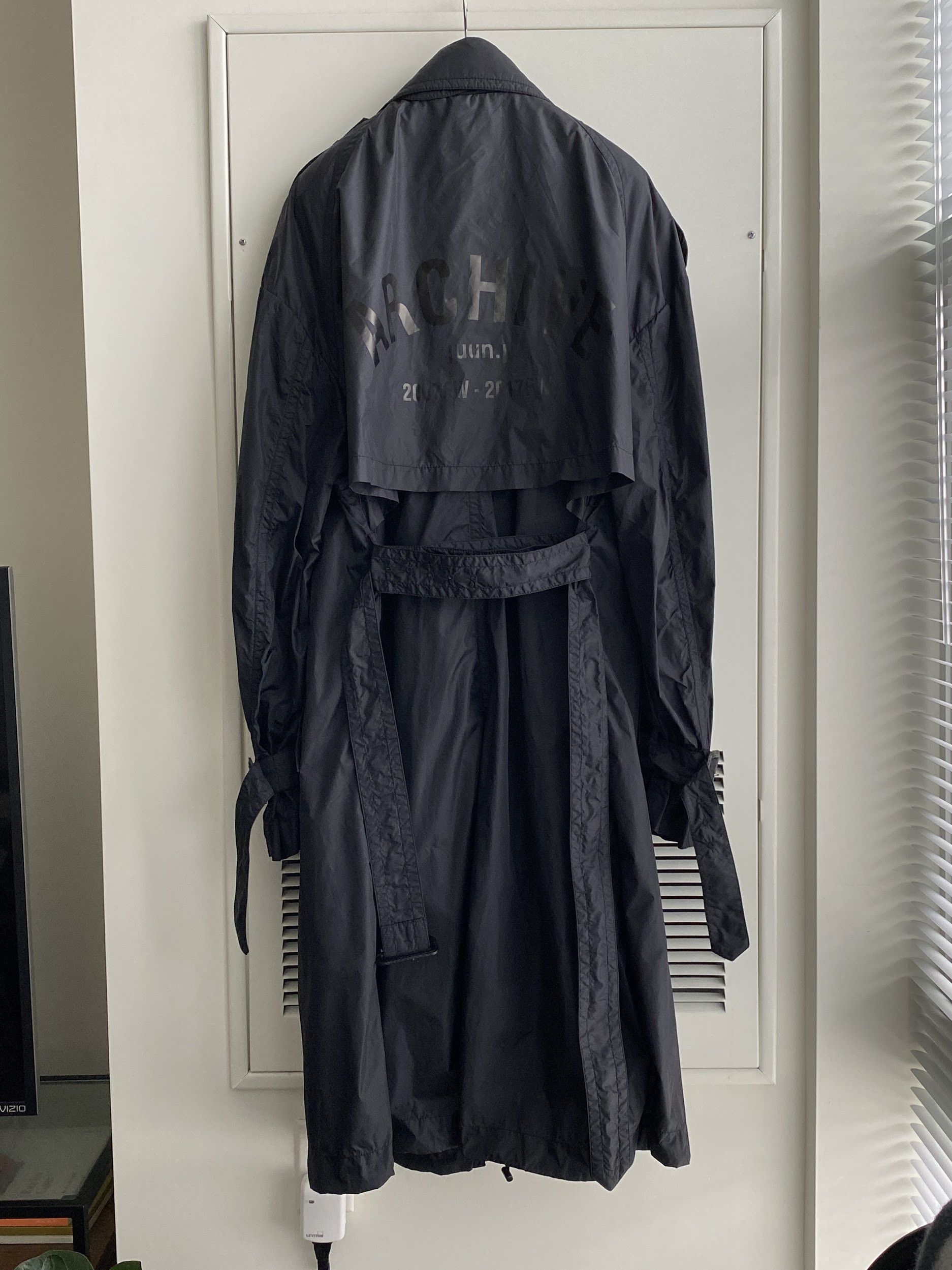 Juun.J Oversized rain coat black Size US M / EU 48-50 / 2 - 2 Thumbnail