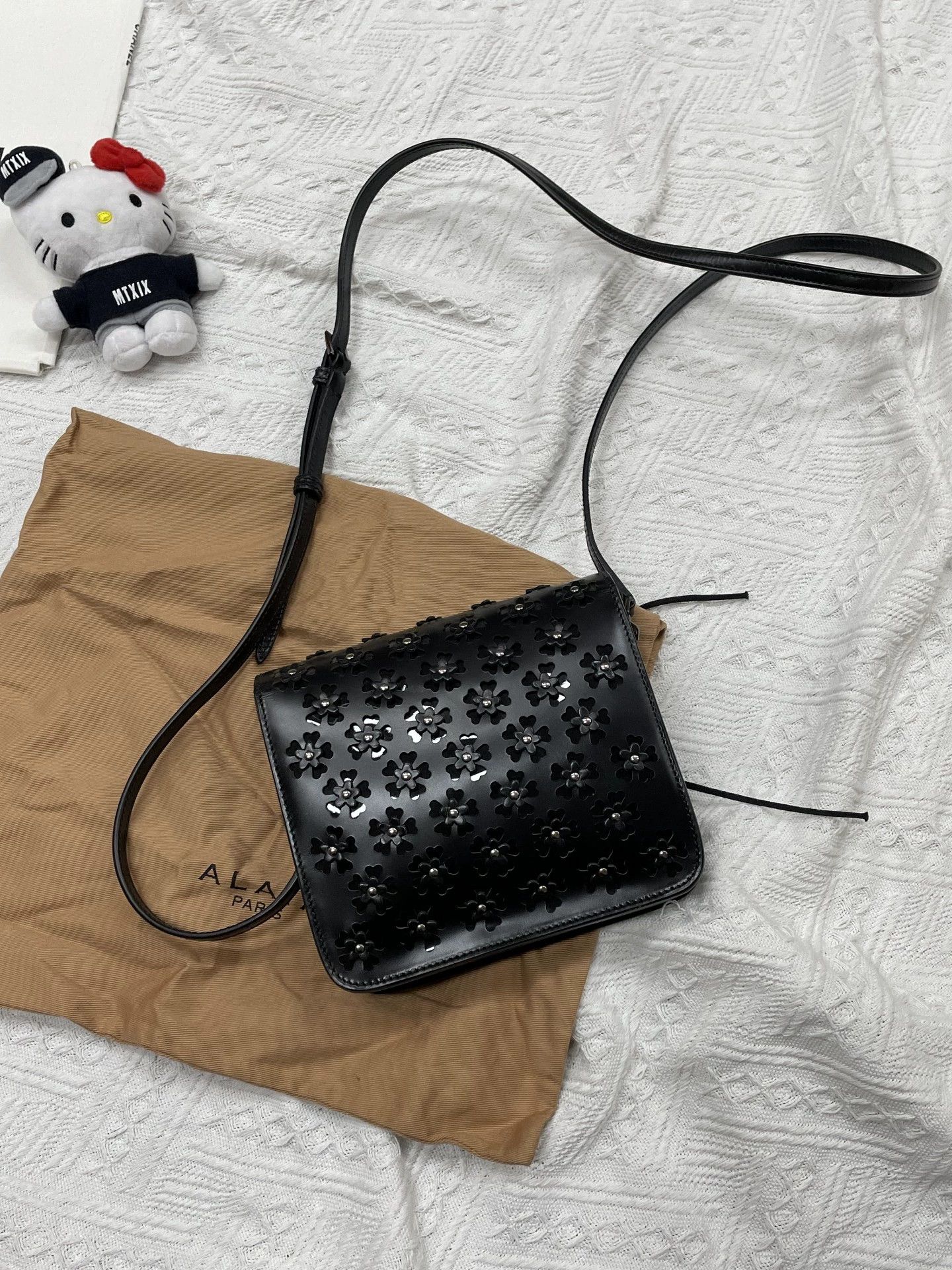 Alaia Alaia Black Flower Crossbody/Shoulder Bag Size ONE SIZE - 3 Thumbnail