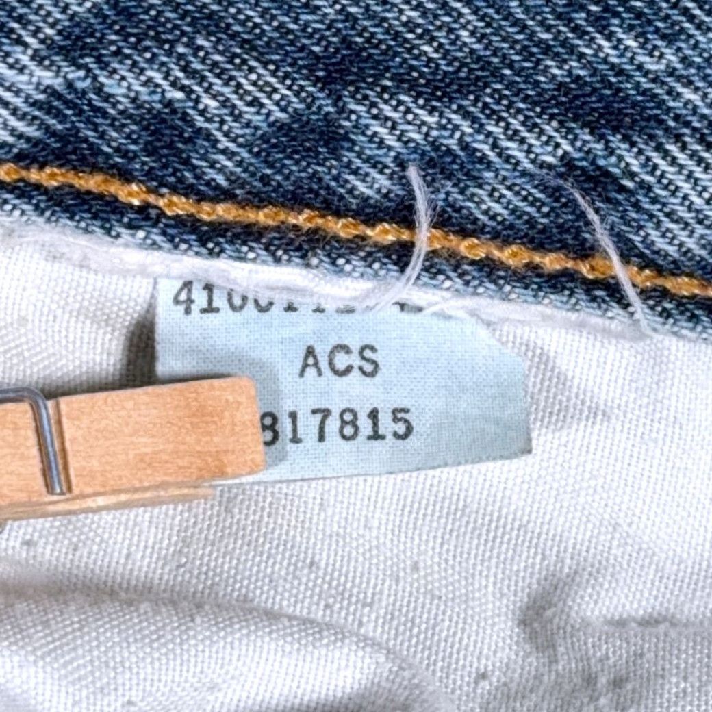 Levi's VINTAGE Levi's 501 Jeans Mens 34x30 Blue Light Wash Denim Button Fly 90s Size US 34 / EU 50 - 6 Thumbnail