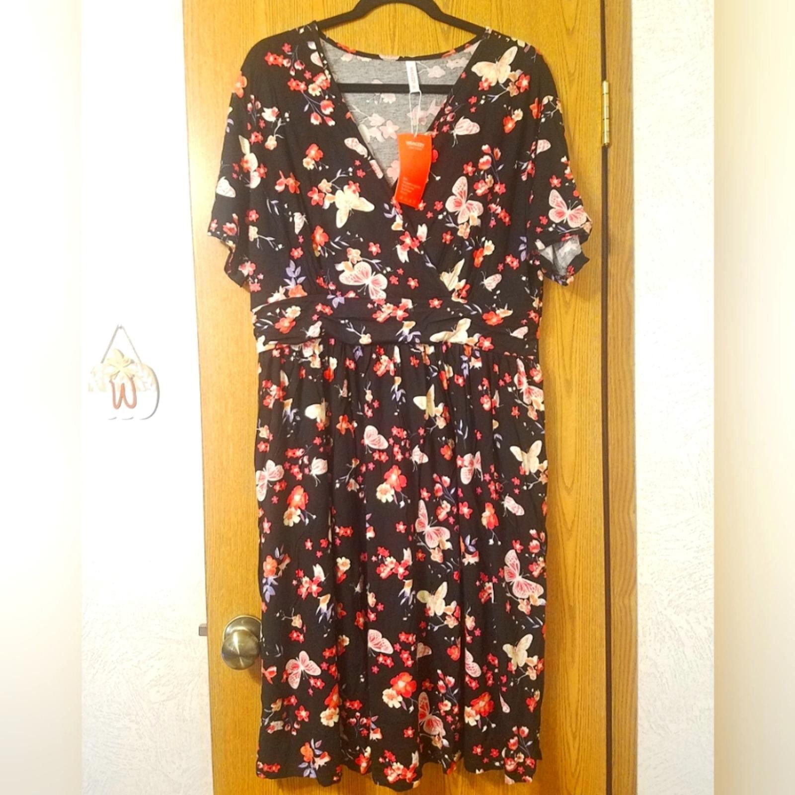 Designer Weaczzy Floral Black Dress 3XL Size 3XL / US 20-22 - 1 Thumbnail