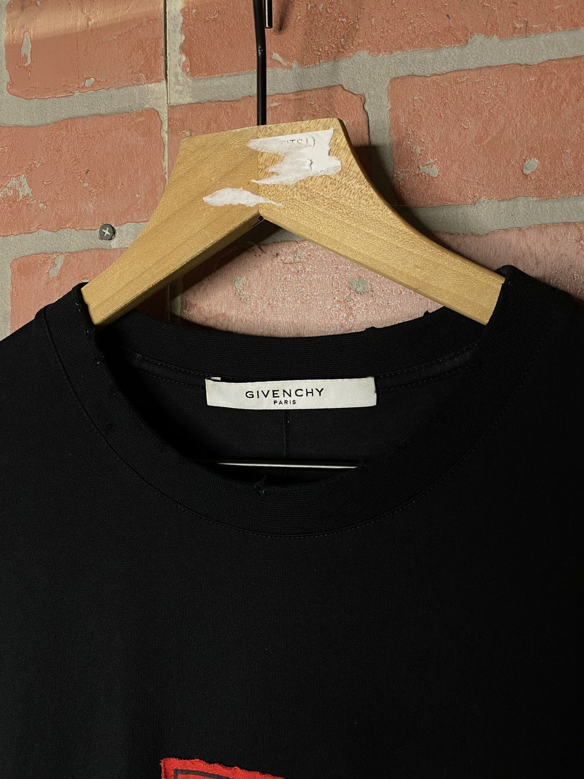 Designer Givenchy Men’s Bogo Black Tee Shirt Medium Preowned Size US M / EU 48-50 / 2 - 3 Thumbnail