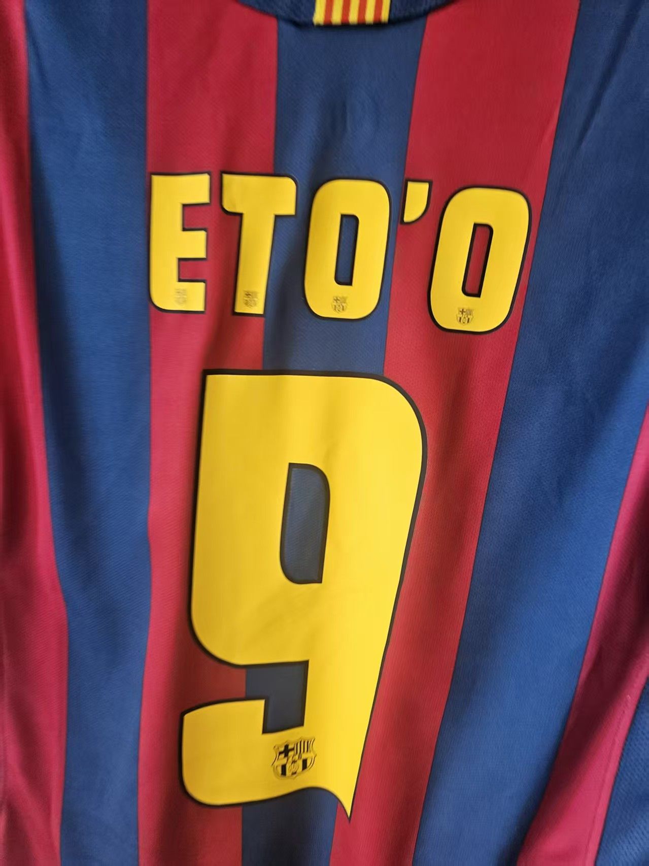 Other 2006 Barcelona #9 Samuel Eto'o Jersey Home Size US XL / EU 56 / 4 - 5 Thumbnail