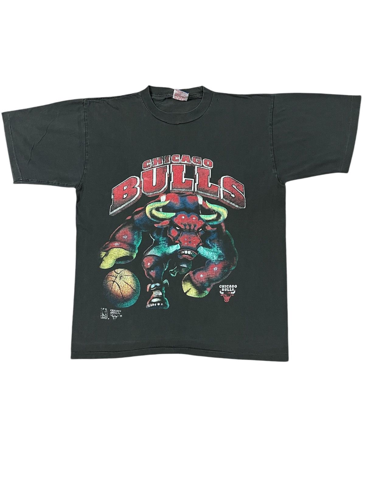 NBA × Vintage Vintage Chicago Bulls Big Bull Logo NBA Tshirt Size US M / EU 48-50 / 2 - 1 Thumbnail