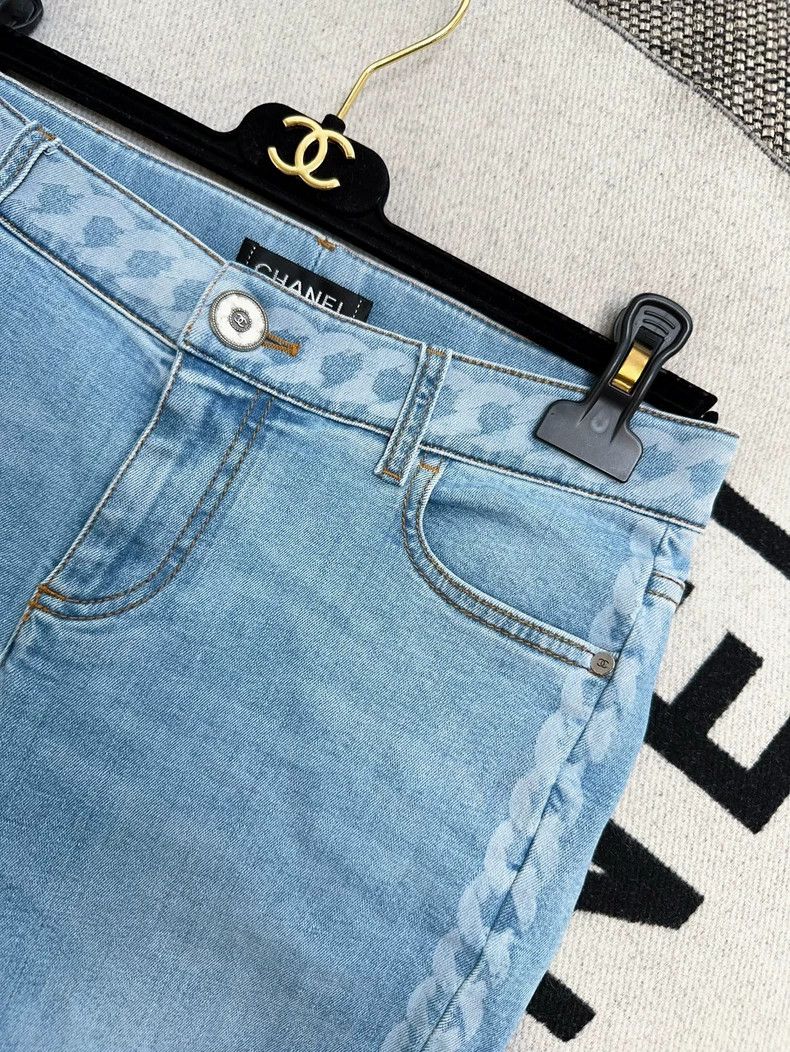 Chanel Chanel 19p light blue chain printed jeans Size 25" / US 0 / IT 36 - 7 Thumbnail