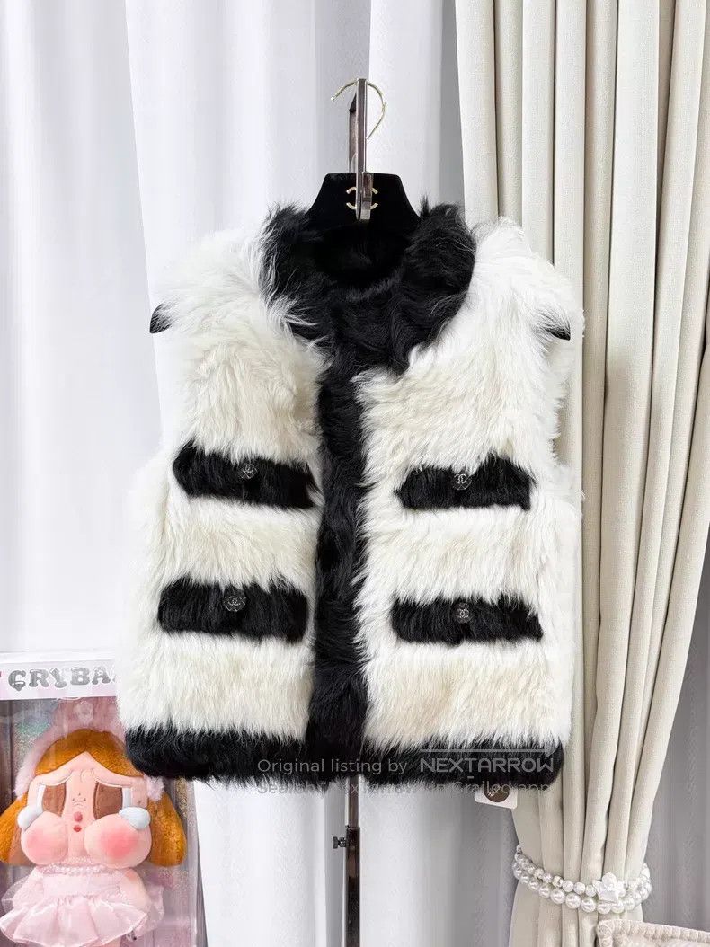 Chanel Chanel Four-pocket wool fur vest Size XS / US 0-2 / IT 36-38 - 1 Thumbnail